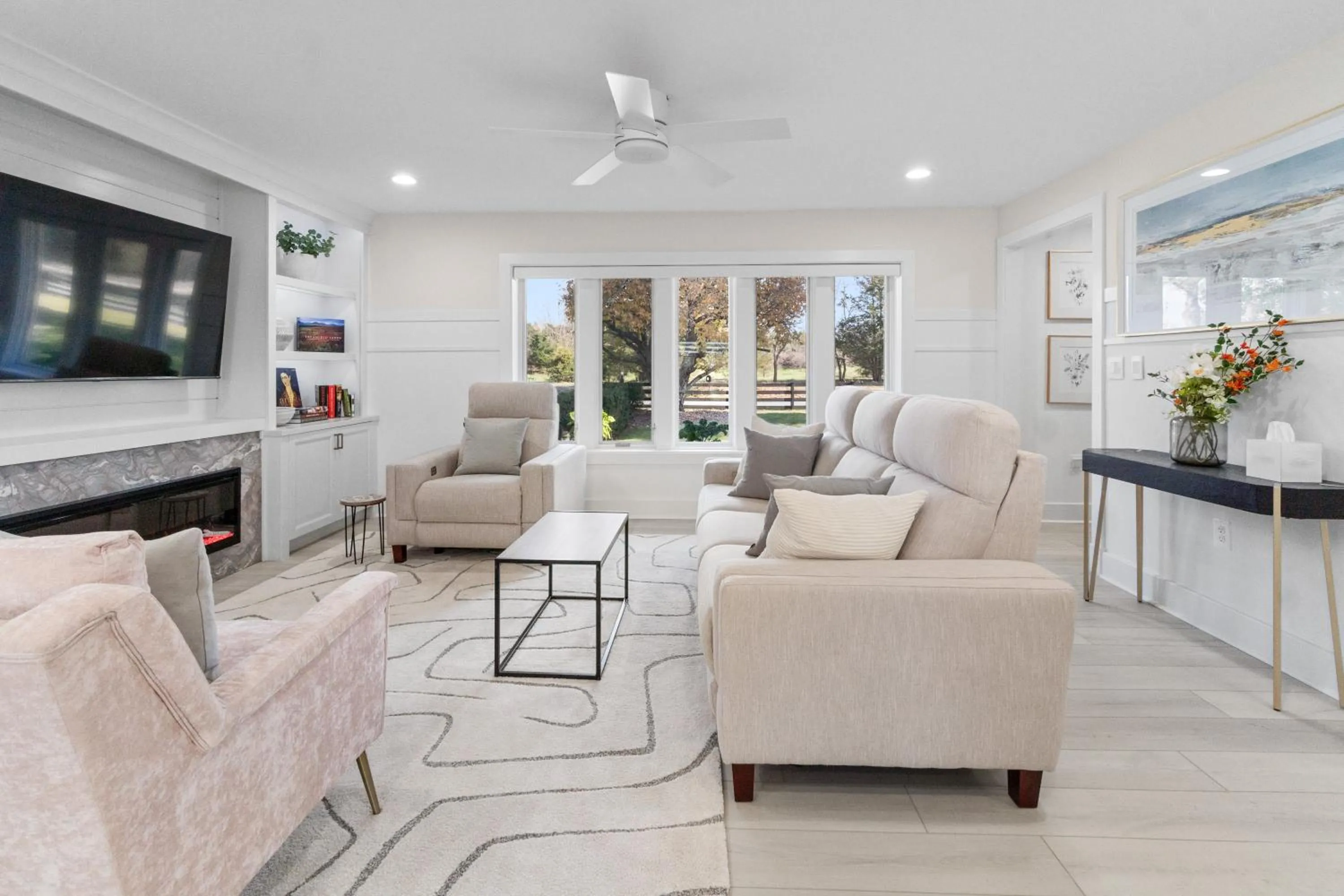 Living room in The Rest at Potomac Farms