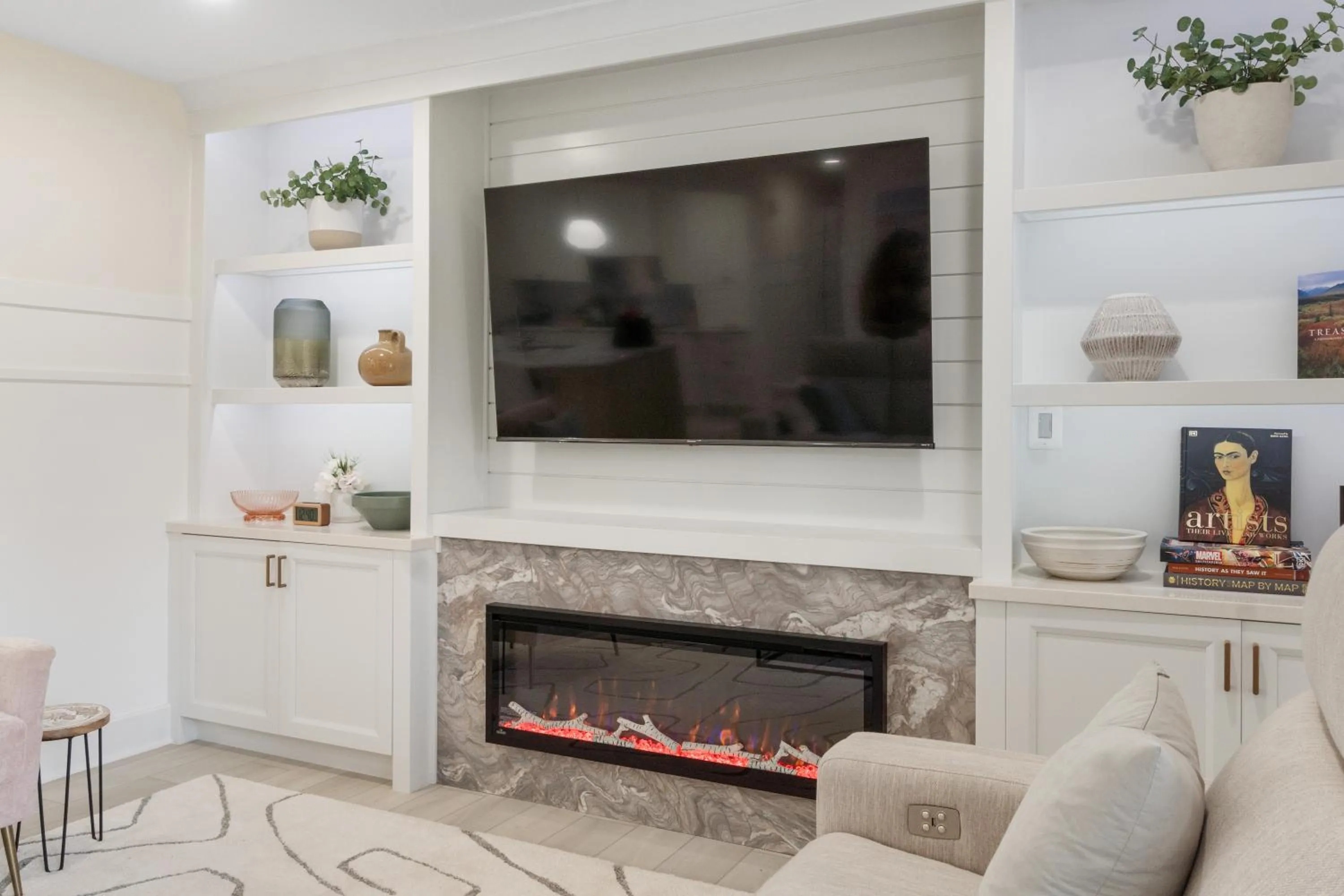 Living room in The Rest at Potomac Farms