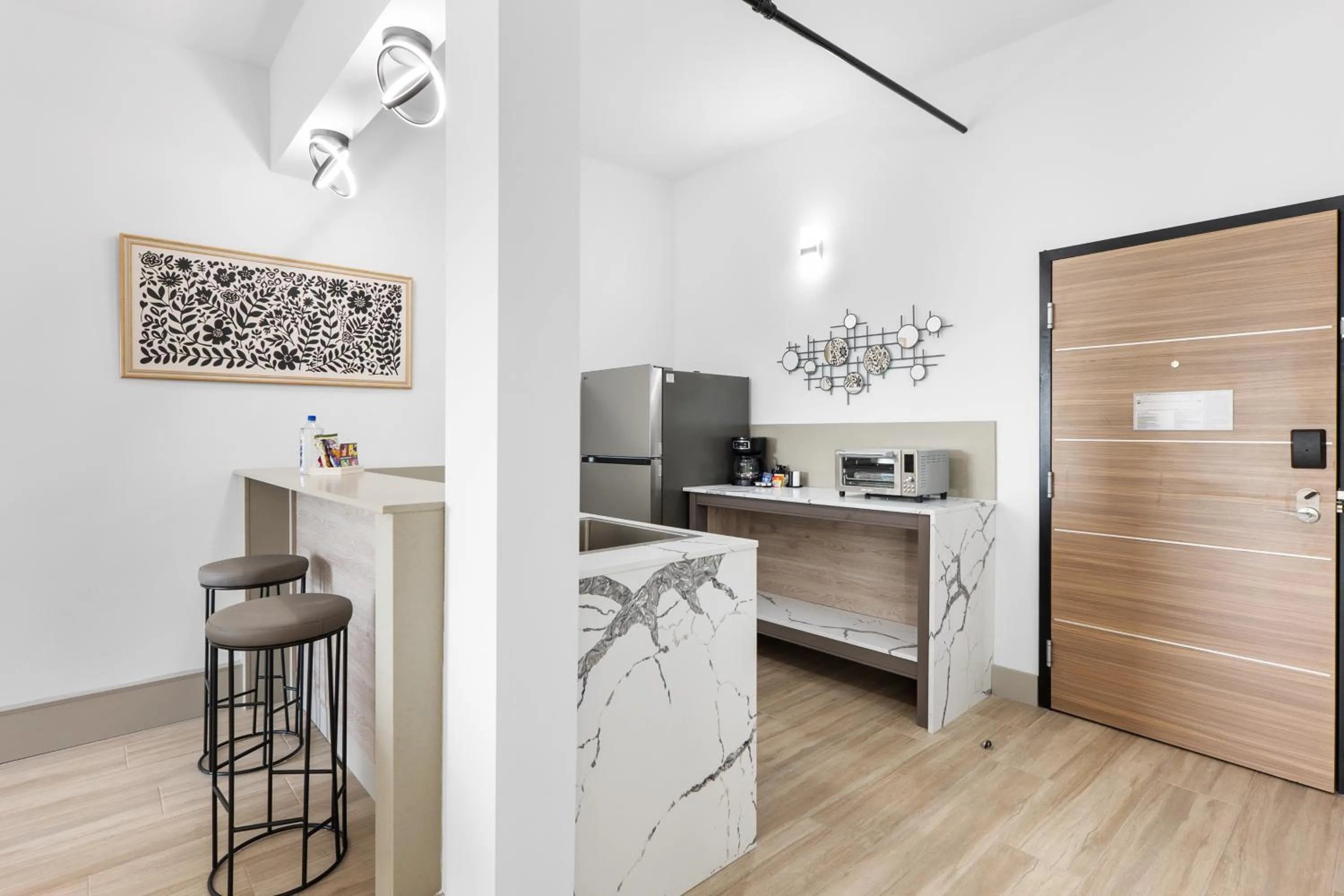 Kitchen or kitchenette in Kompose Boutique Resort @ Theme Parks