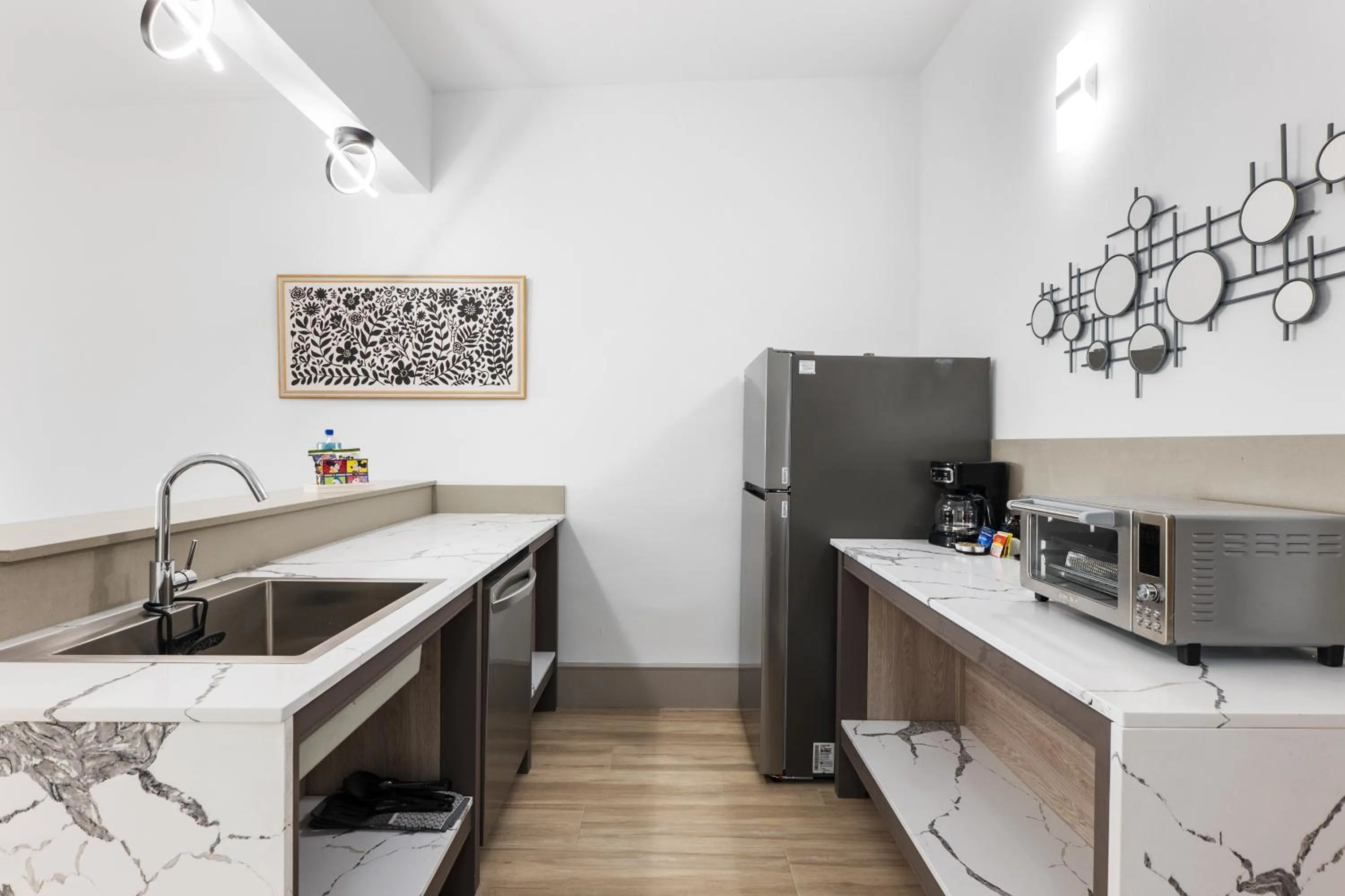 Kitchen or kitchenette in Kompose Boutique Resort @ Theme Parks