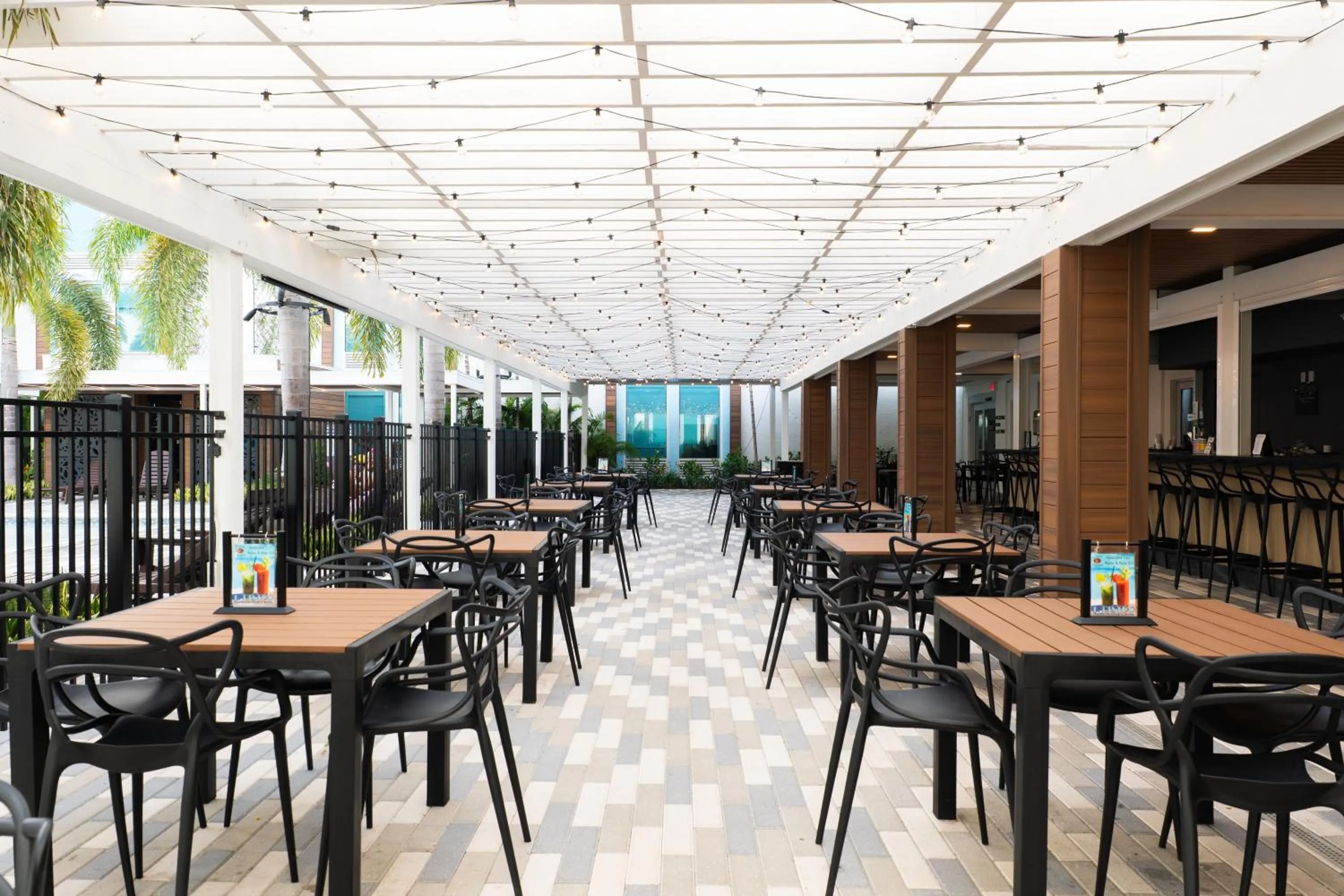 Restaurant/places to eat in Kompose Boutique Resort @ Theme Parks