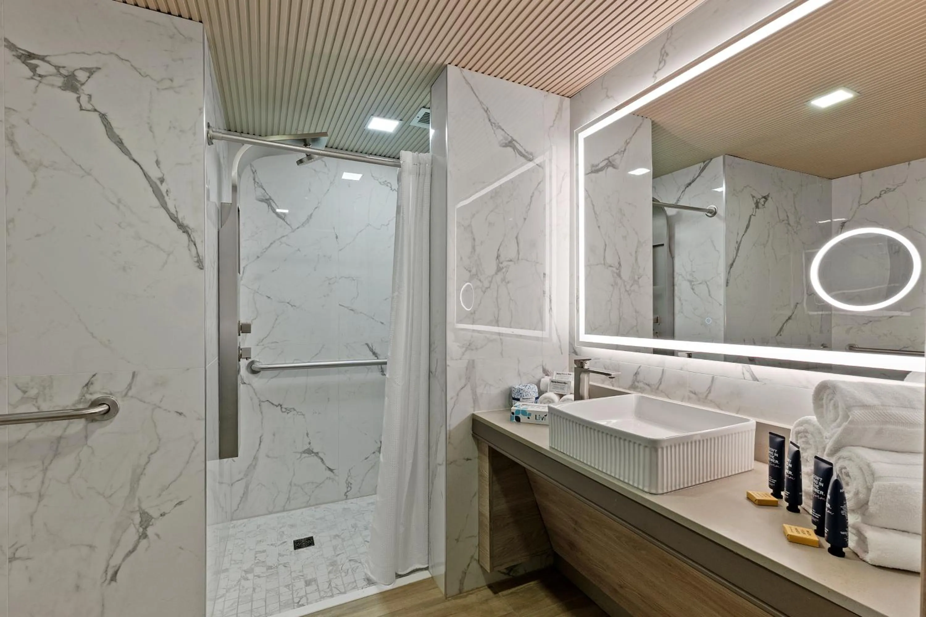 Shower in Kompose Boutique Resort @ Theme Parks