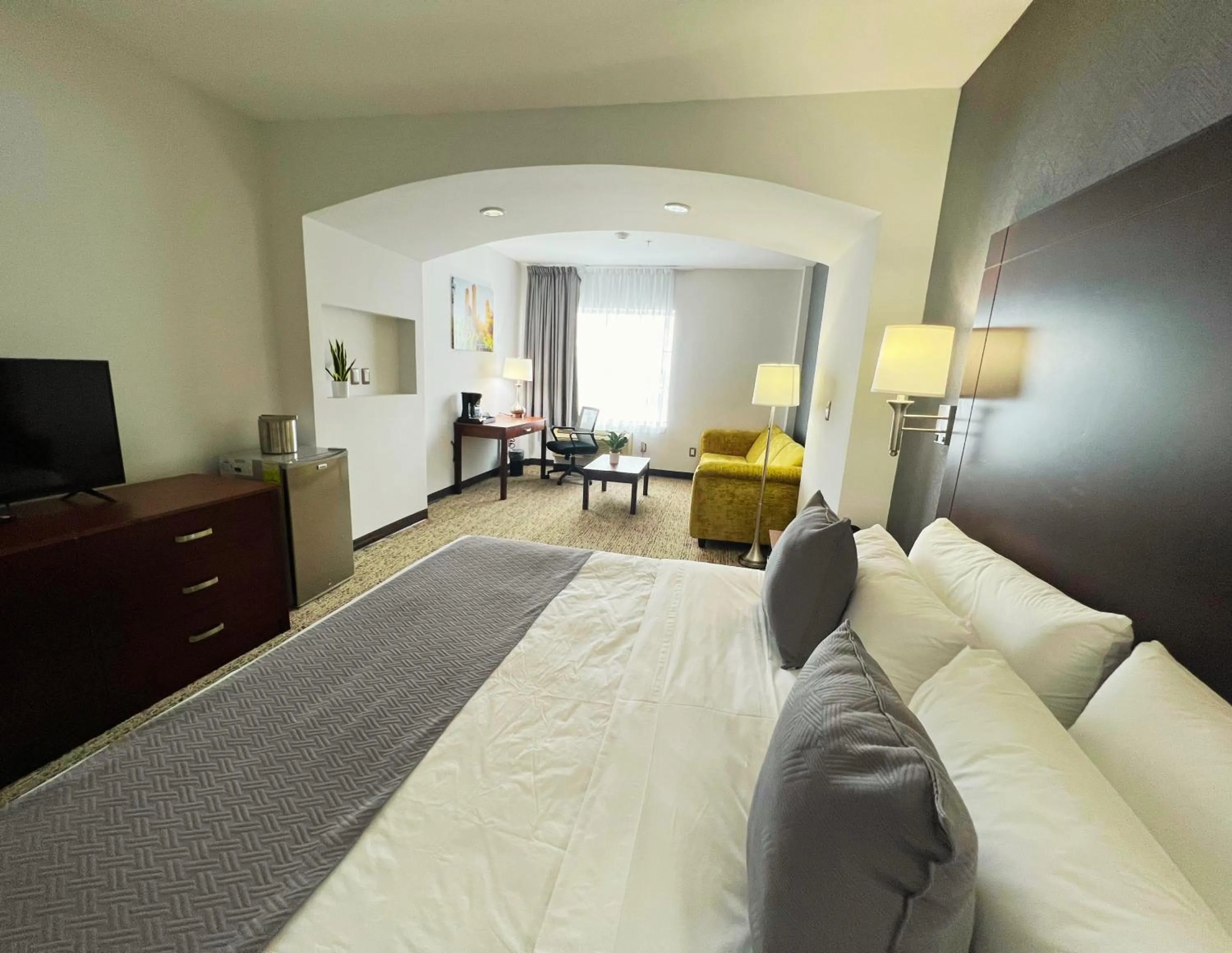 Bedroom, Bed in La Quinta by Wyndham Reynosa