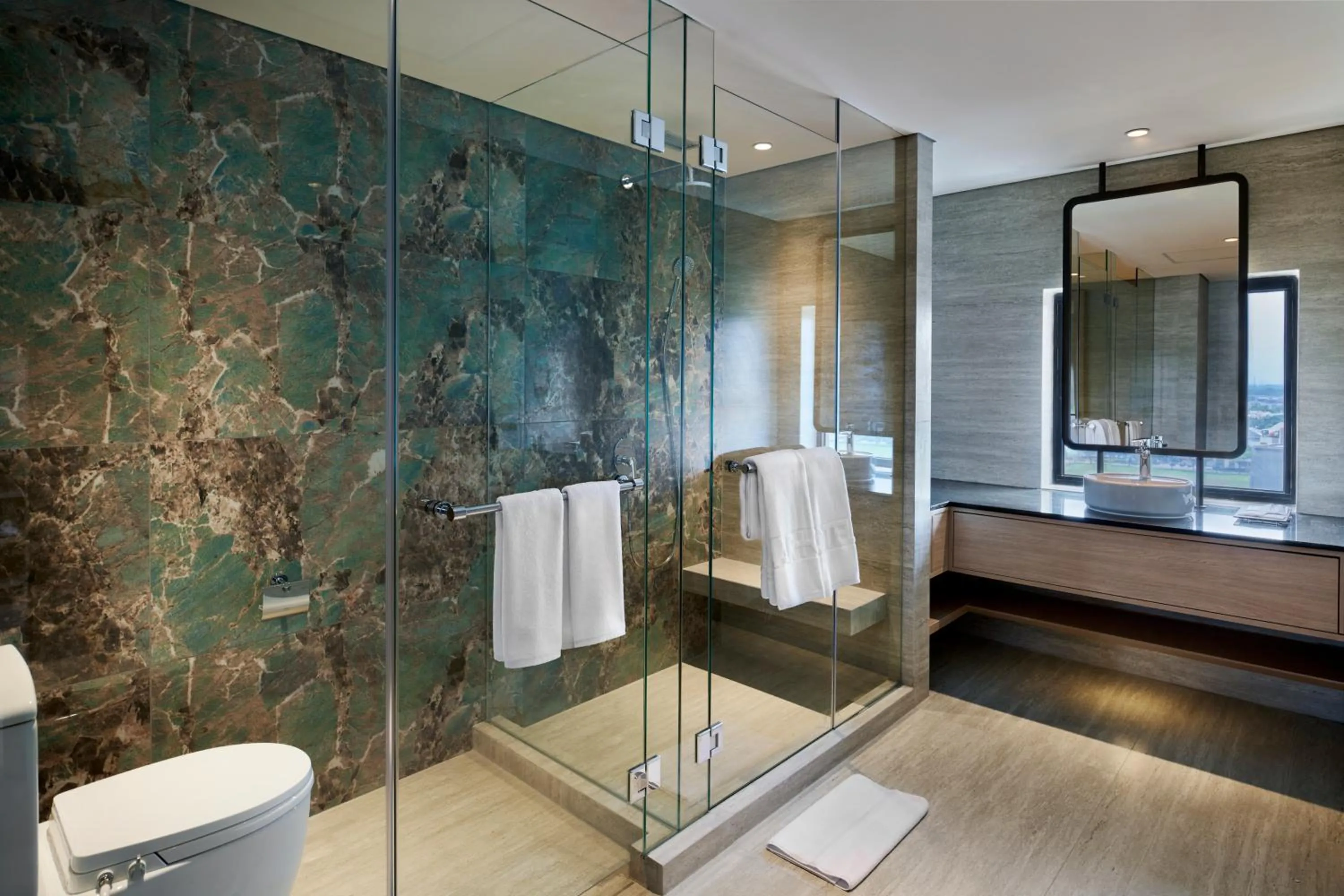Shower in VIVERE Hotel, ARTOTEL Curated