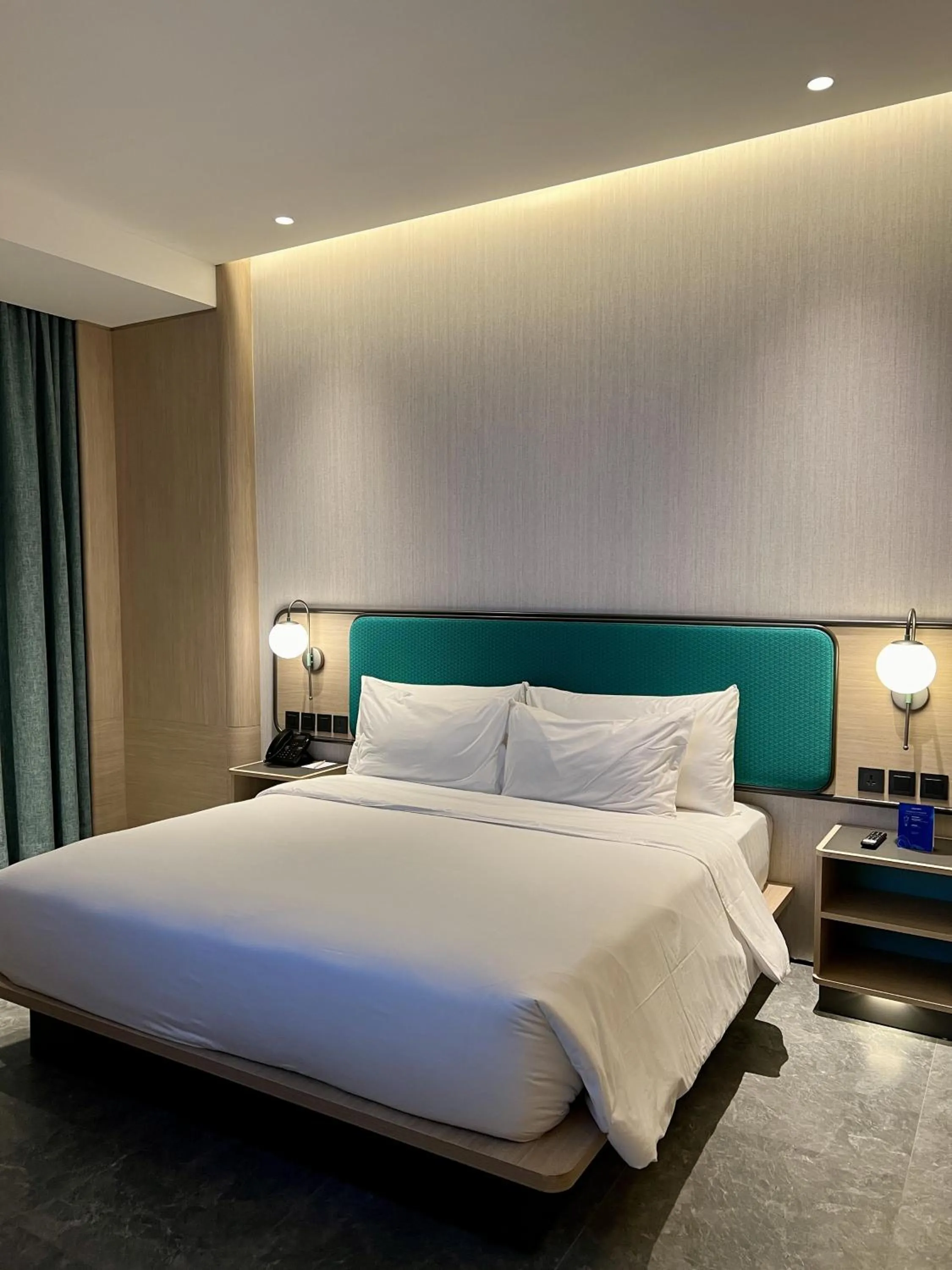 Bedroom, Bed in VIVERE Hotel, ARTOTEL Curated