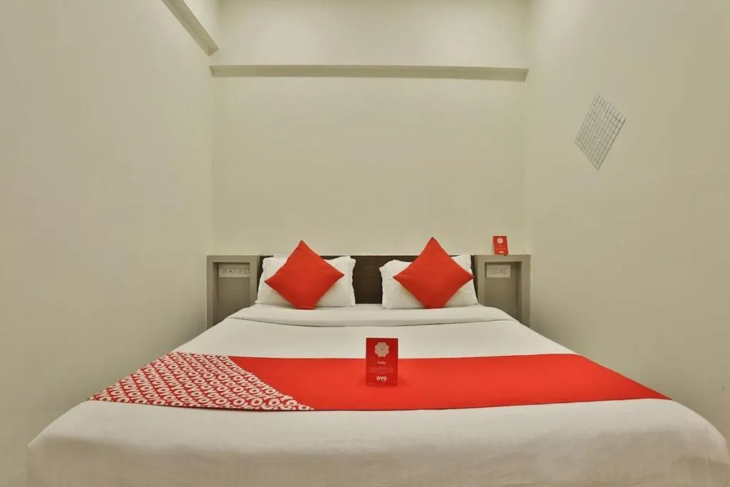 Bedroom, Bed in Hotel Isher International
