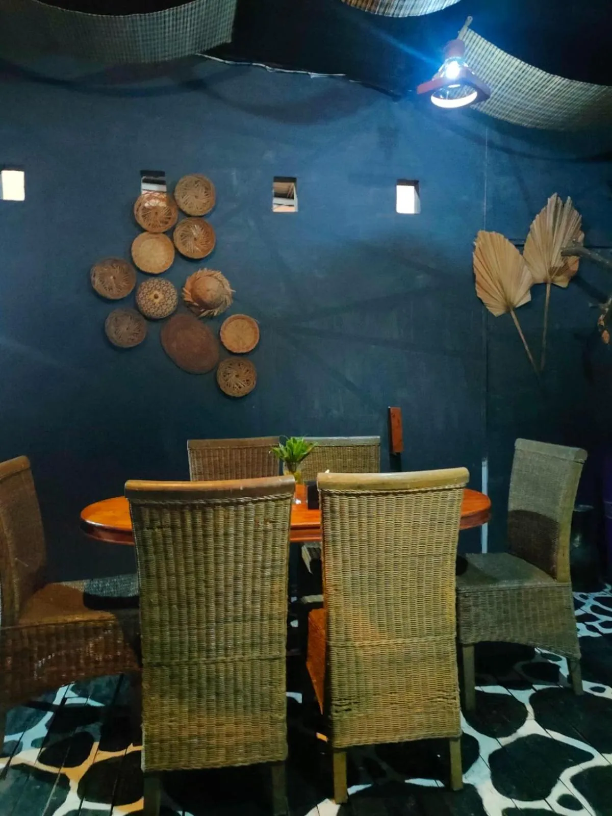 Restaurant/places to eat in Yoschi's Hotel Bromo