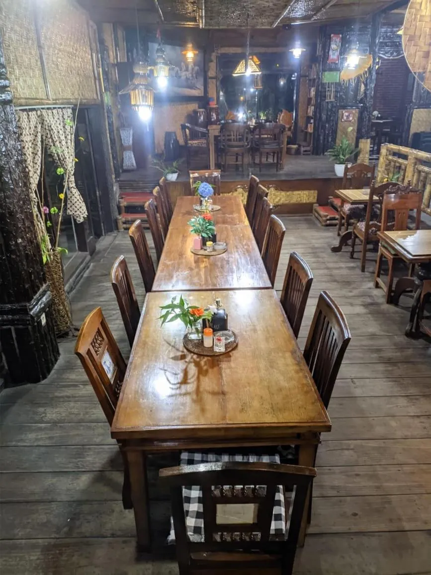 Property building in Yoschi's Hotel Bromo