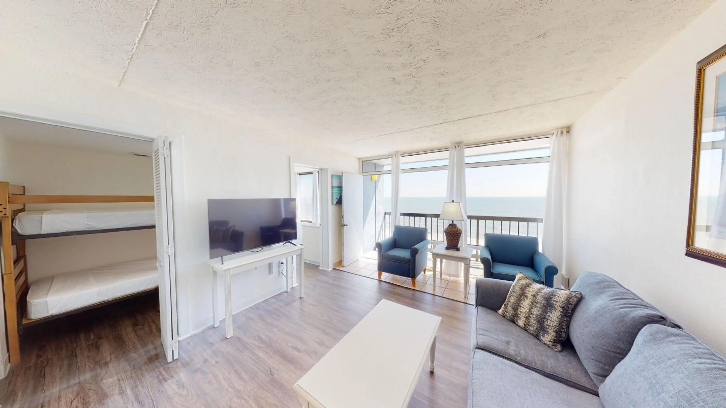 Bed in Willow Bay Resort