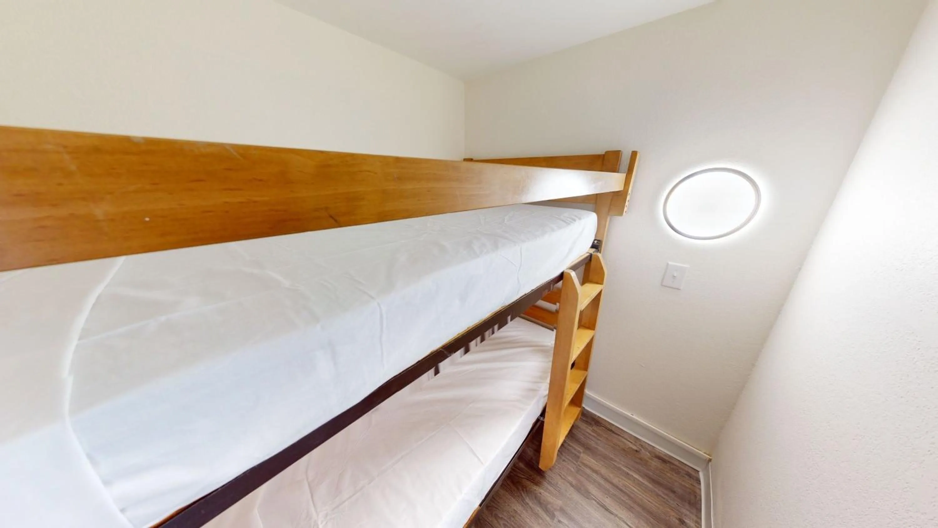 Bed in Willow Bay Resort