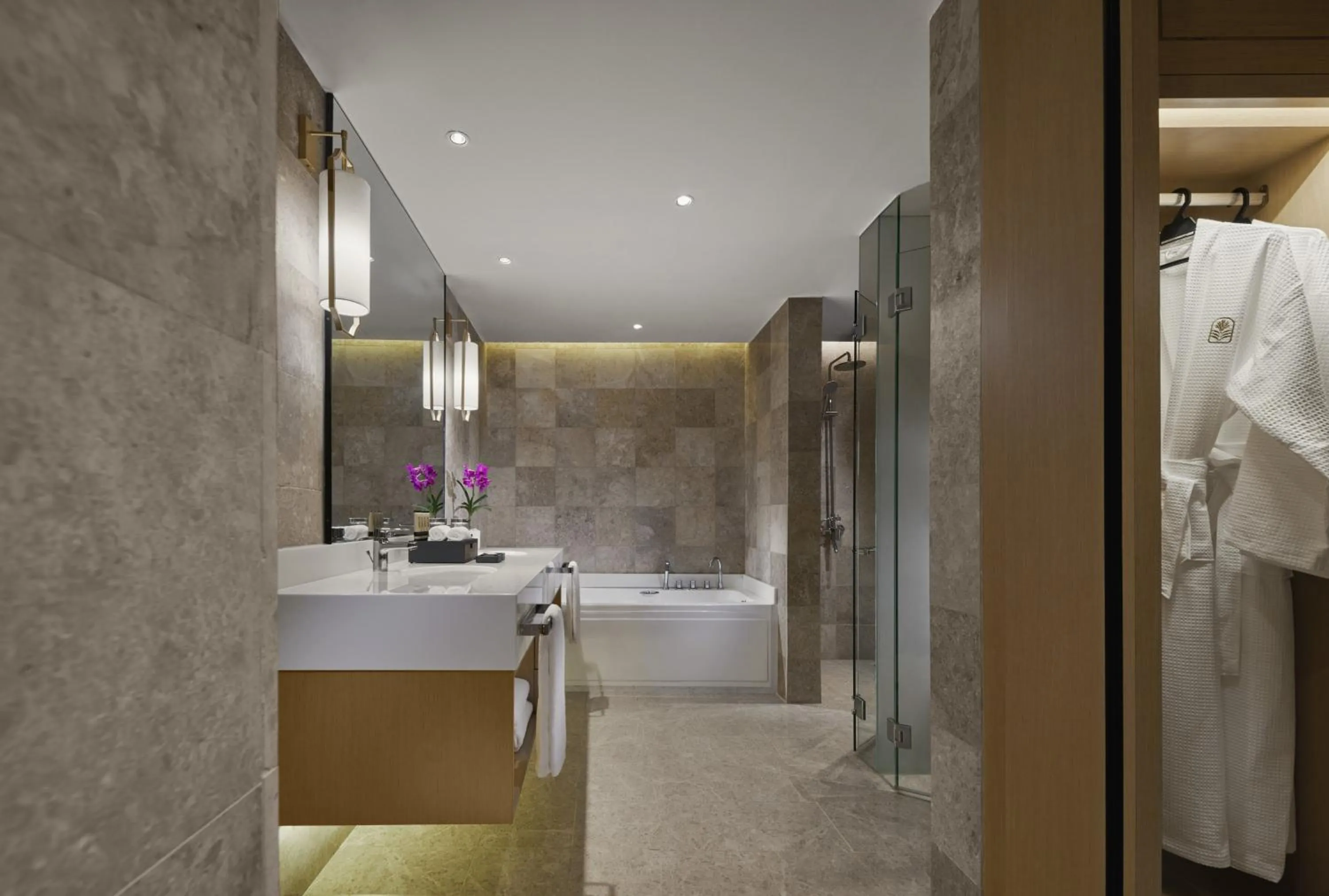 Shower in PARKROYAL A'FAMOSA MELAKA RESORT