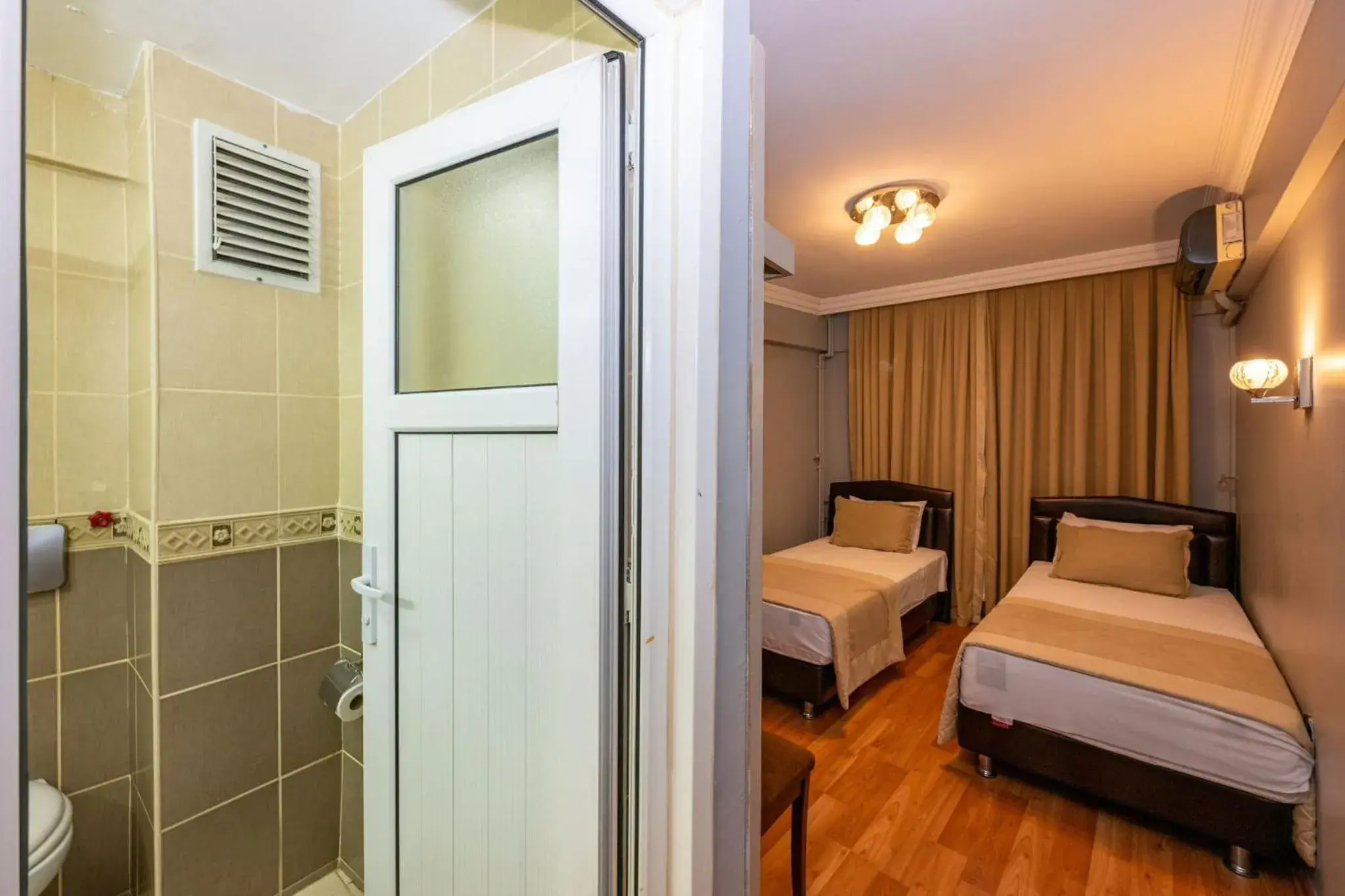 Budget Twin Room in Saray Boutique Hotel Laleli Budget Twin Room in Saray Boutique Hotel Laleli