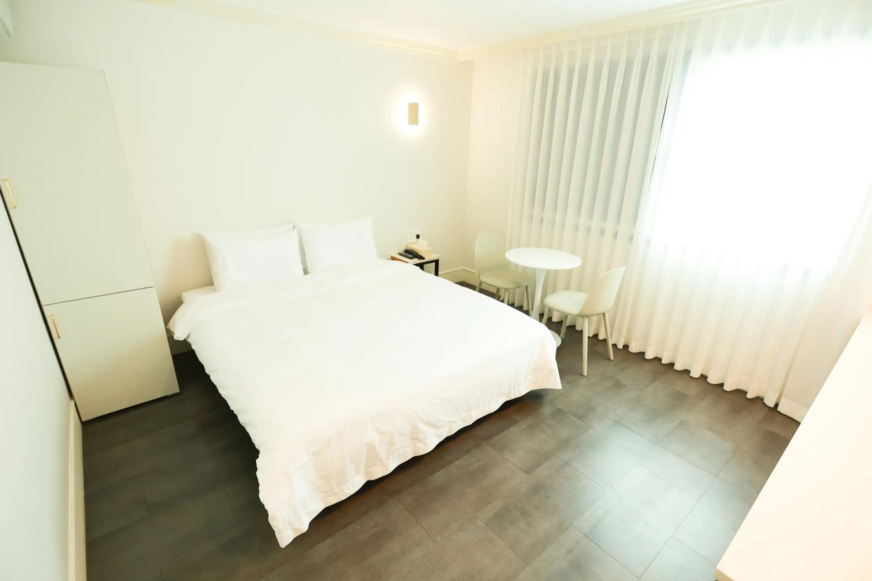 Bed in Hotel Myeongji