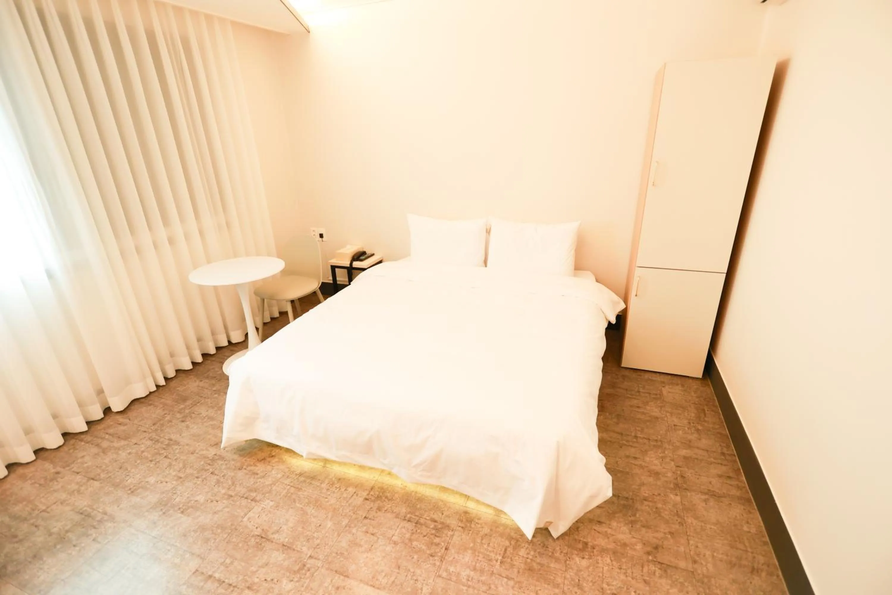 Bed in Hotel Myeongji