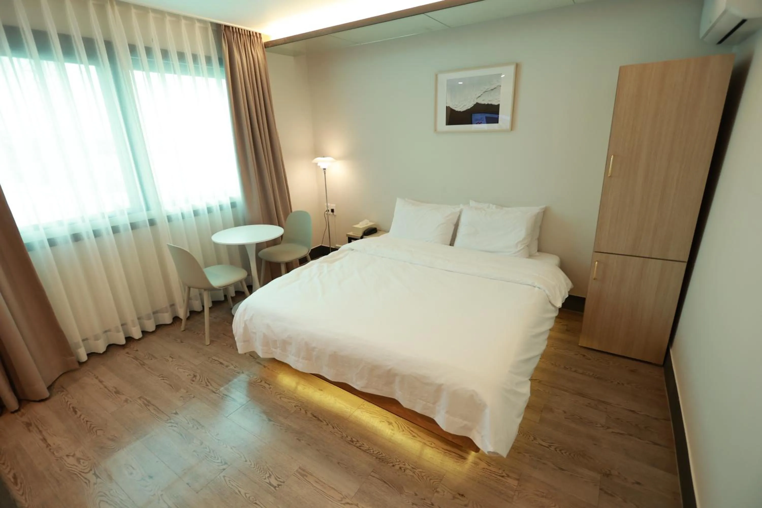 Bed in Hotel Myeongji