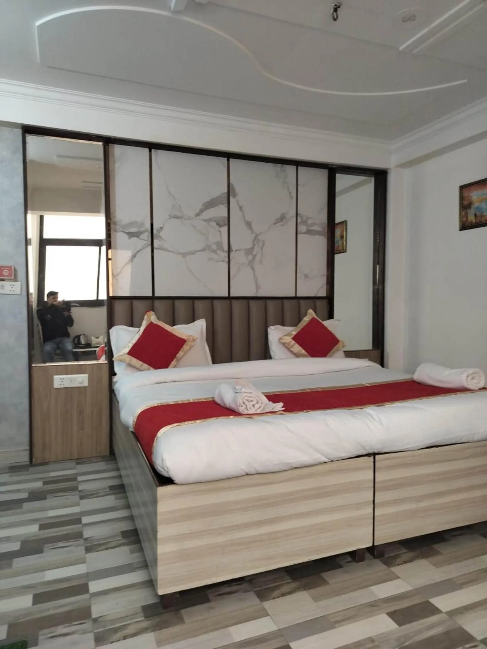 Bedroom, Bed in Hotel Clink New Delhi Airport