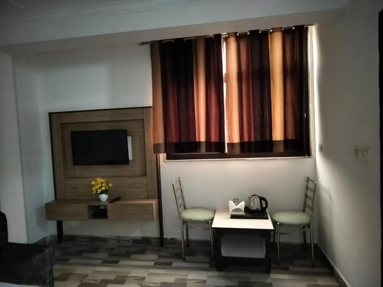 TV and multimedia in Hotel Clink New Delhi Airport