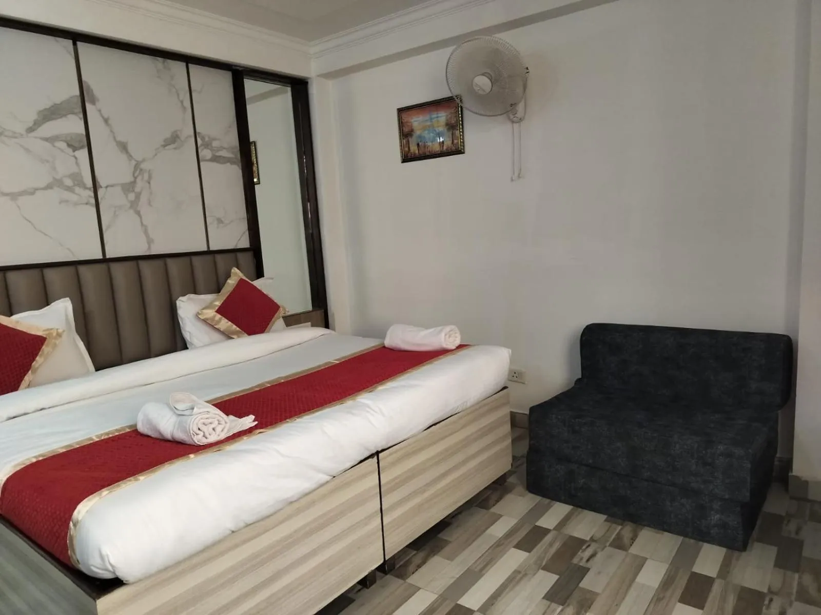 Bed in Hotel Clink New Delhi Airport