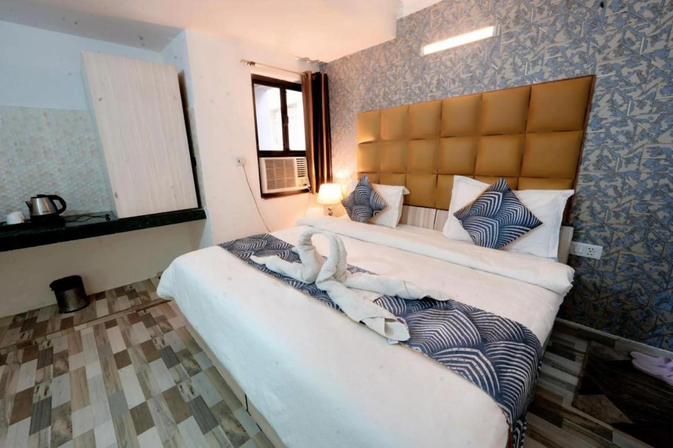 Coffee/tea facilities, Bed in Hotel Clink New Delhi Airport