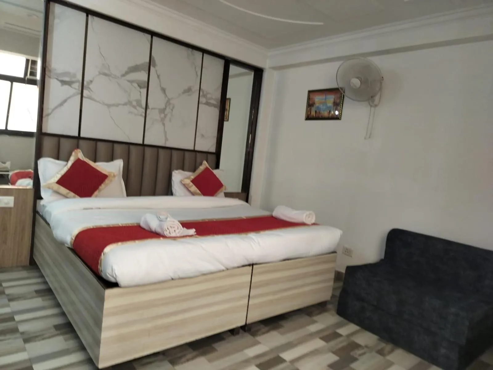 Bedroom, Bed in Hotel Clink New Delhi Airport