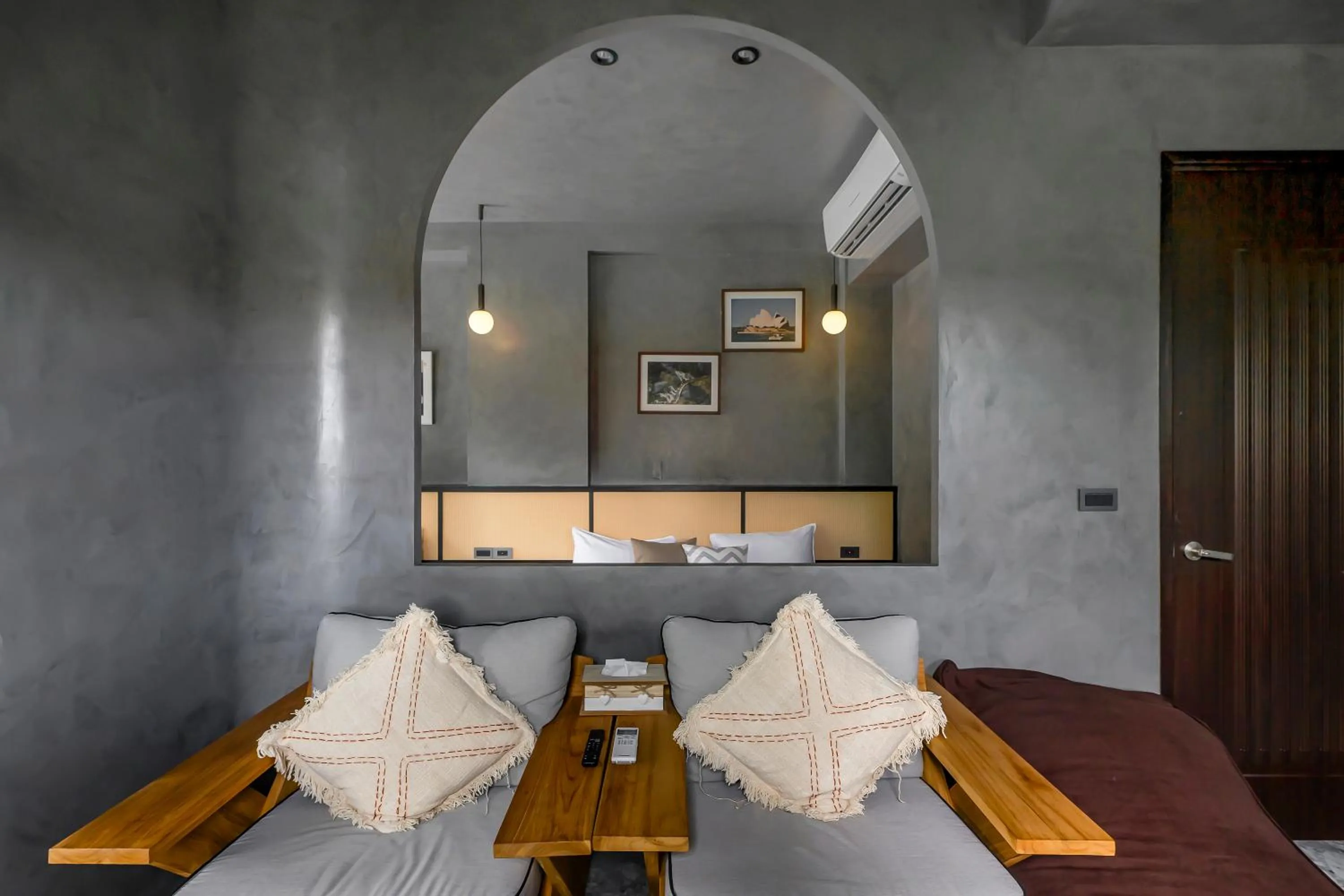 Bedroom, Bed in Rolling hills