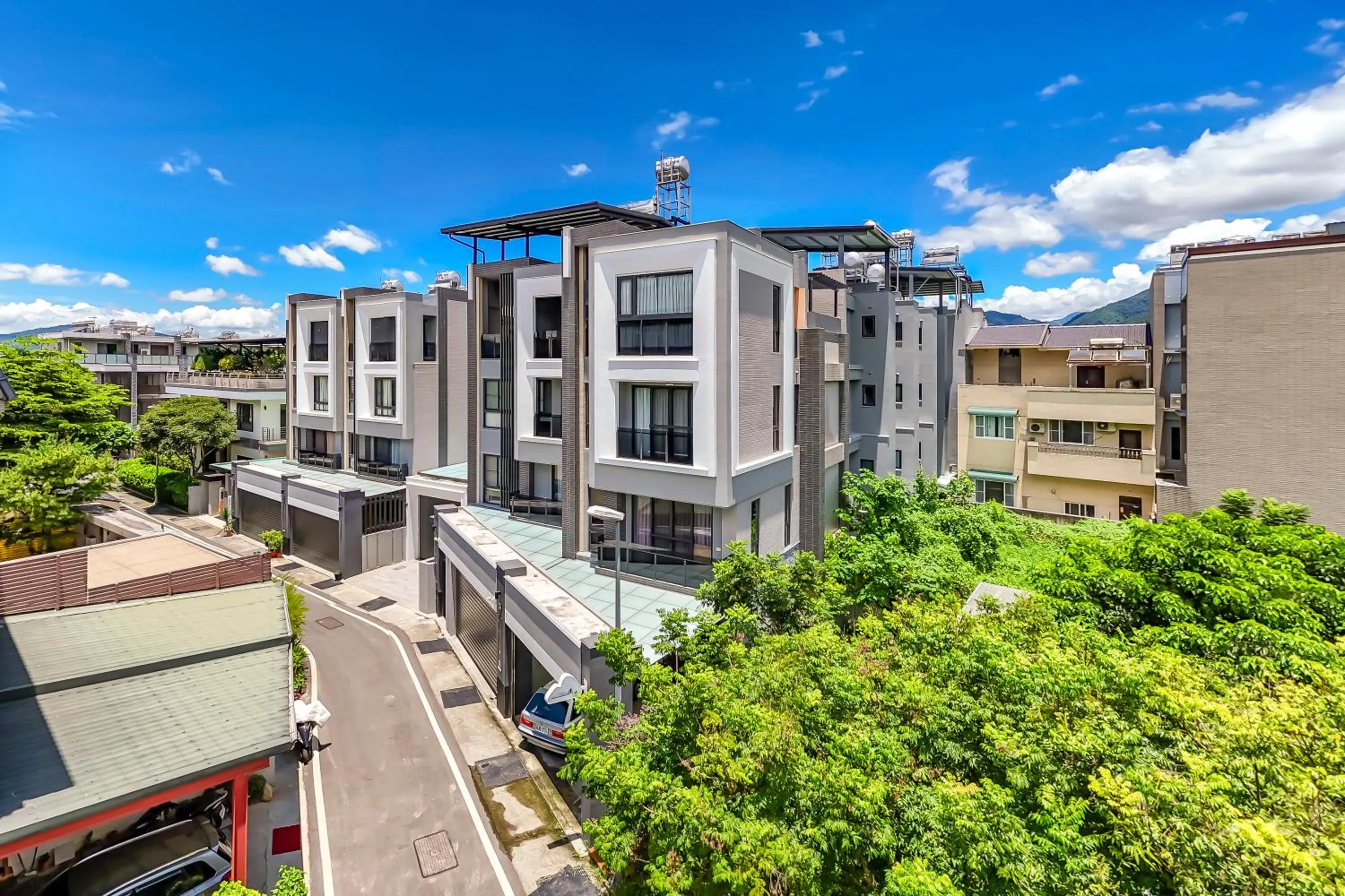 Property building in Rolling hills