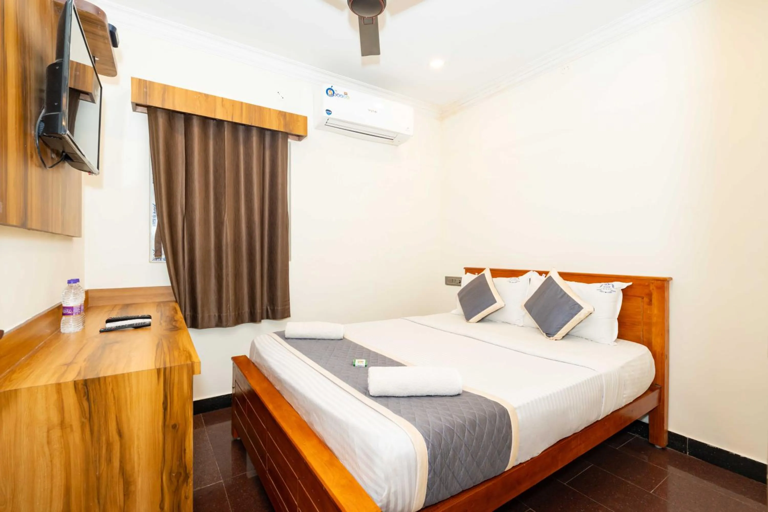 Bedroom, Bed in HOTEL NNP GRAND Rameswaram