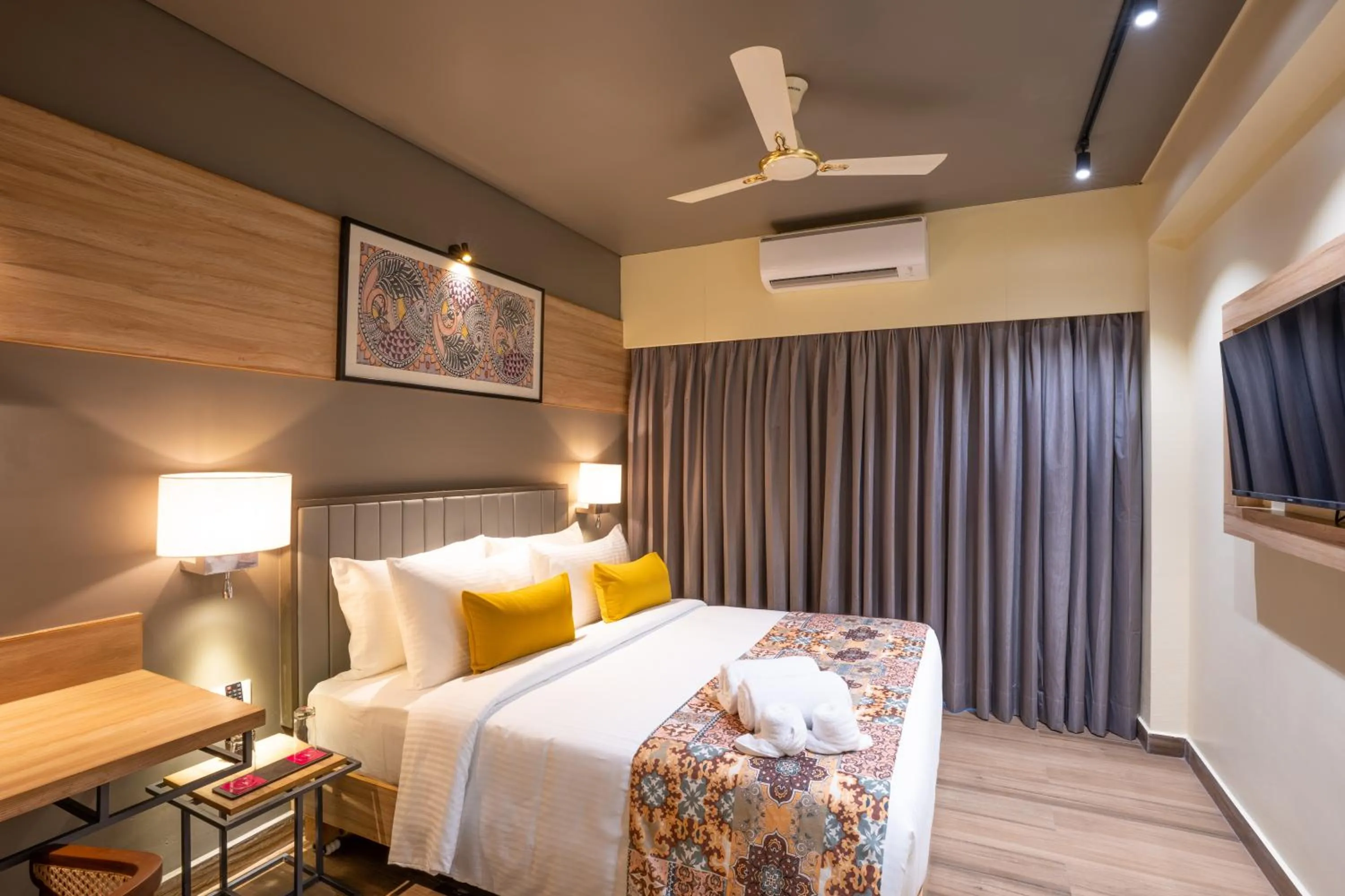 Sea view, Bed in Regenta Central Puri Odisha