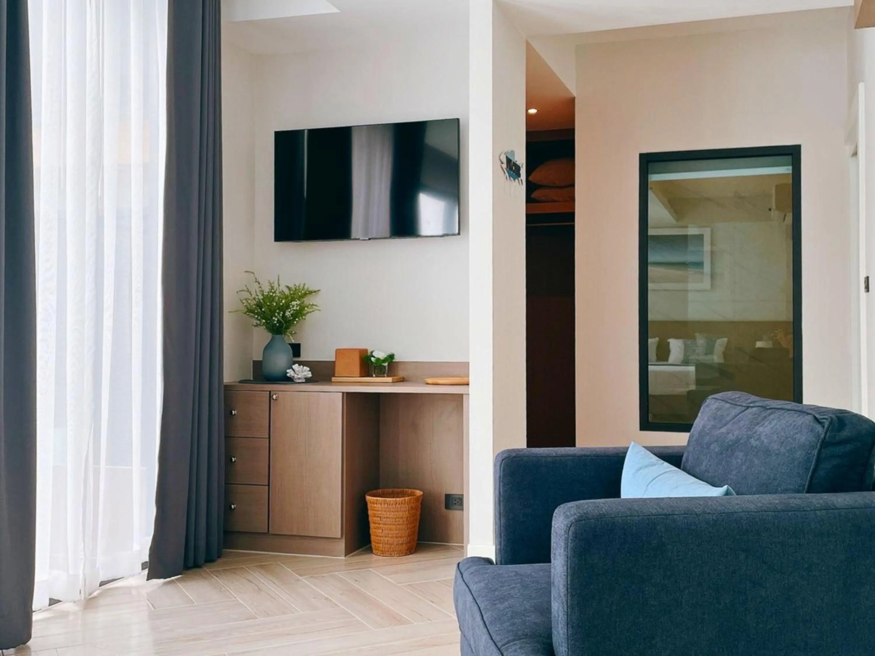 TV and multimedia in Sand Dance Hotel