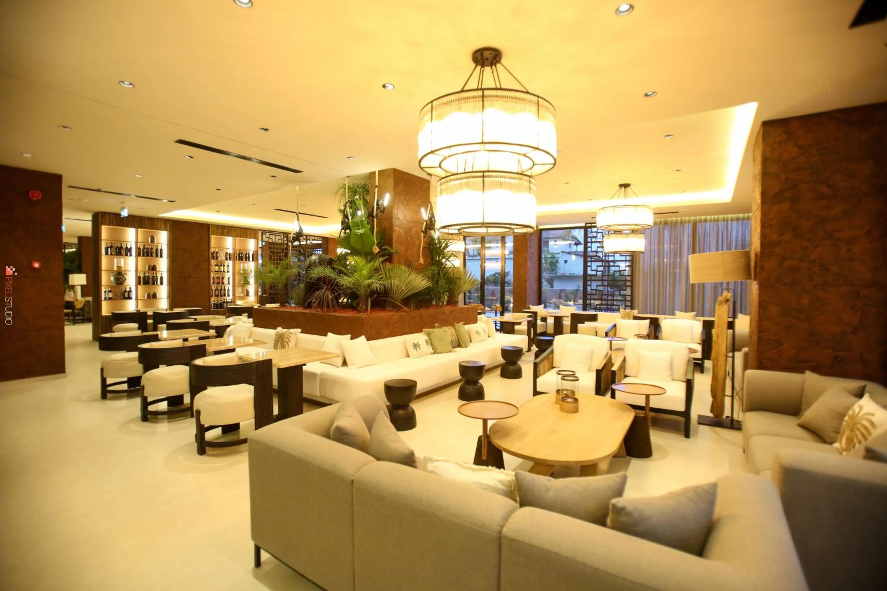 Restaurant/places to eat in Regina Palm Resort