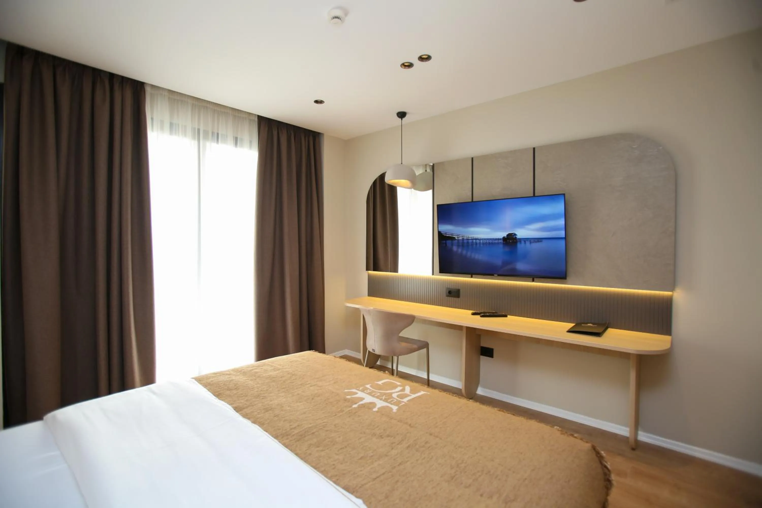 Bedroom, Bed in Regina Palm Resort