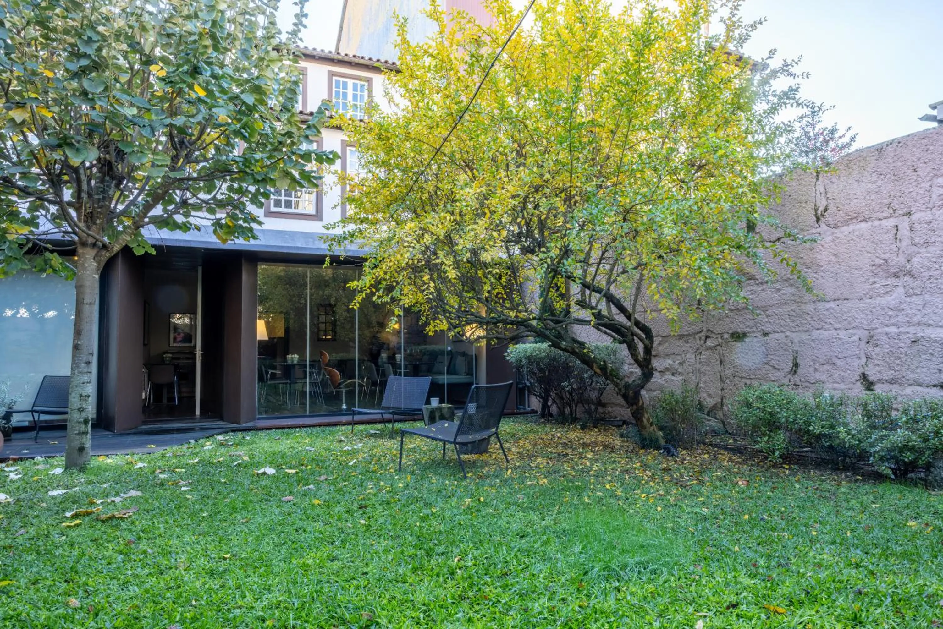 Property building in Casa do Juncal