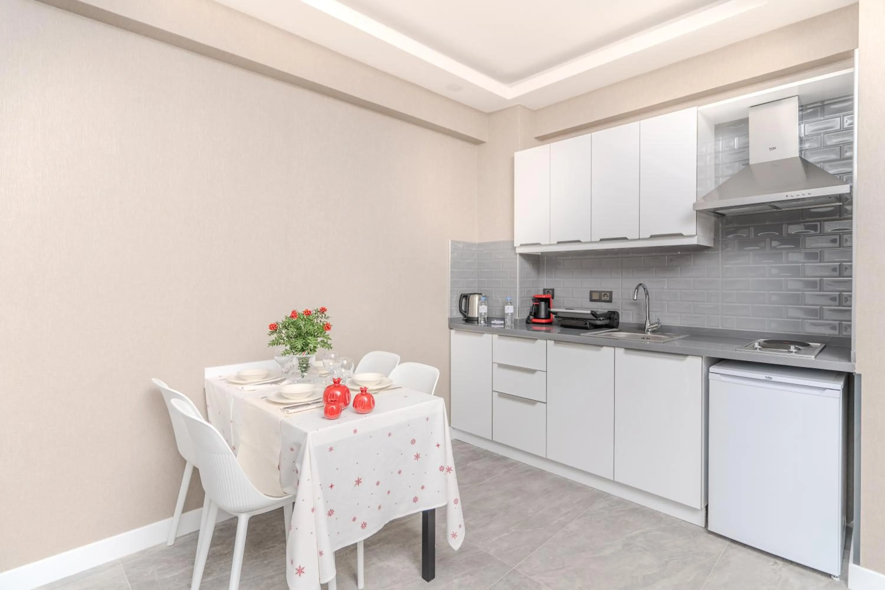 Kitchen or kitchenette in Olea Suites Otel