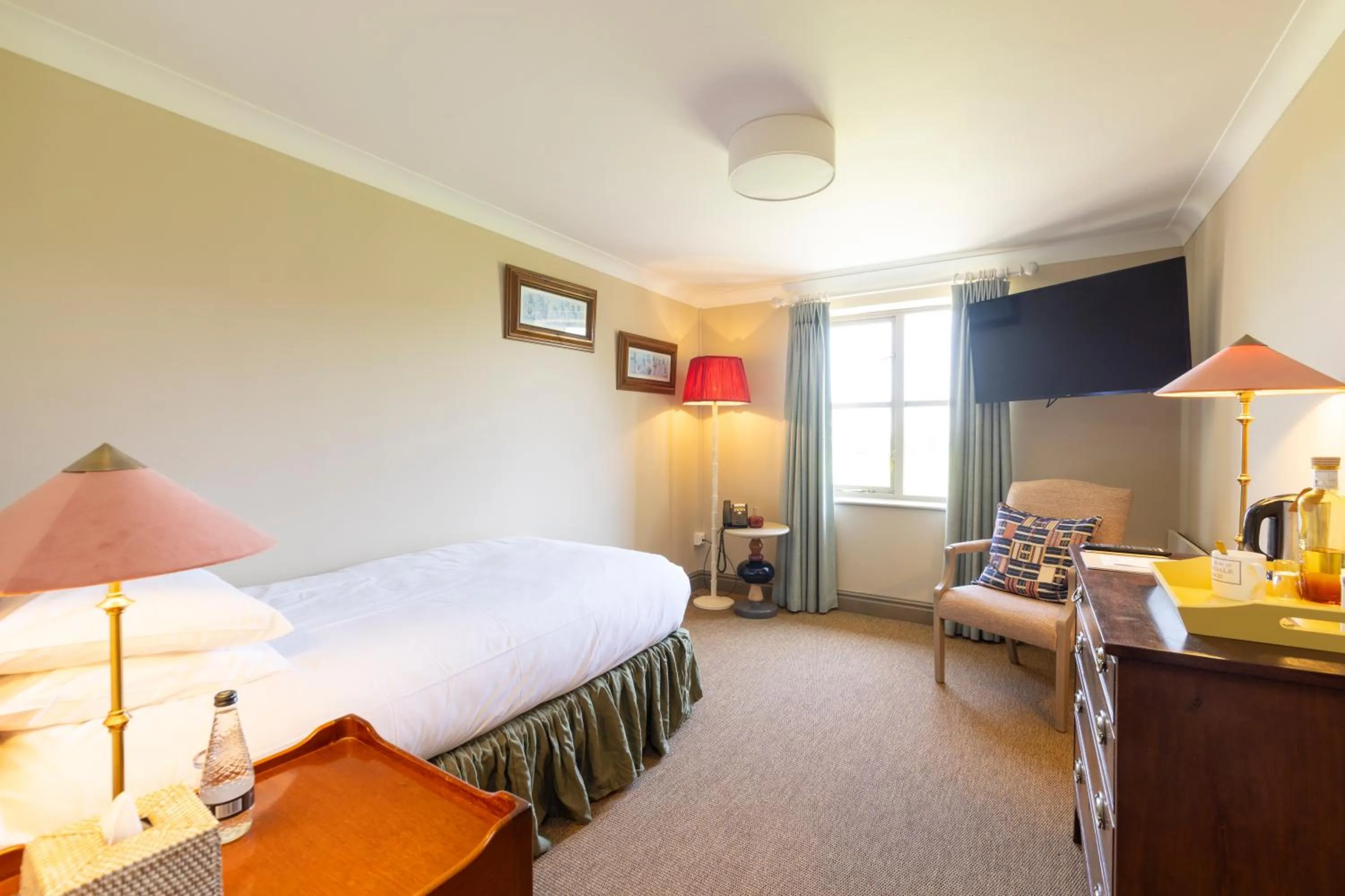 Bedroom, Bed in The Alfriston