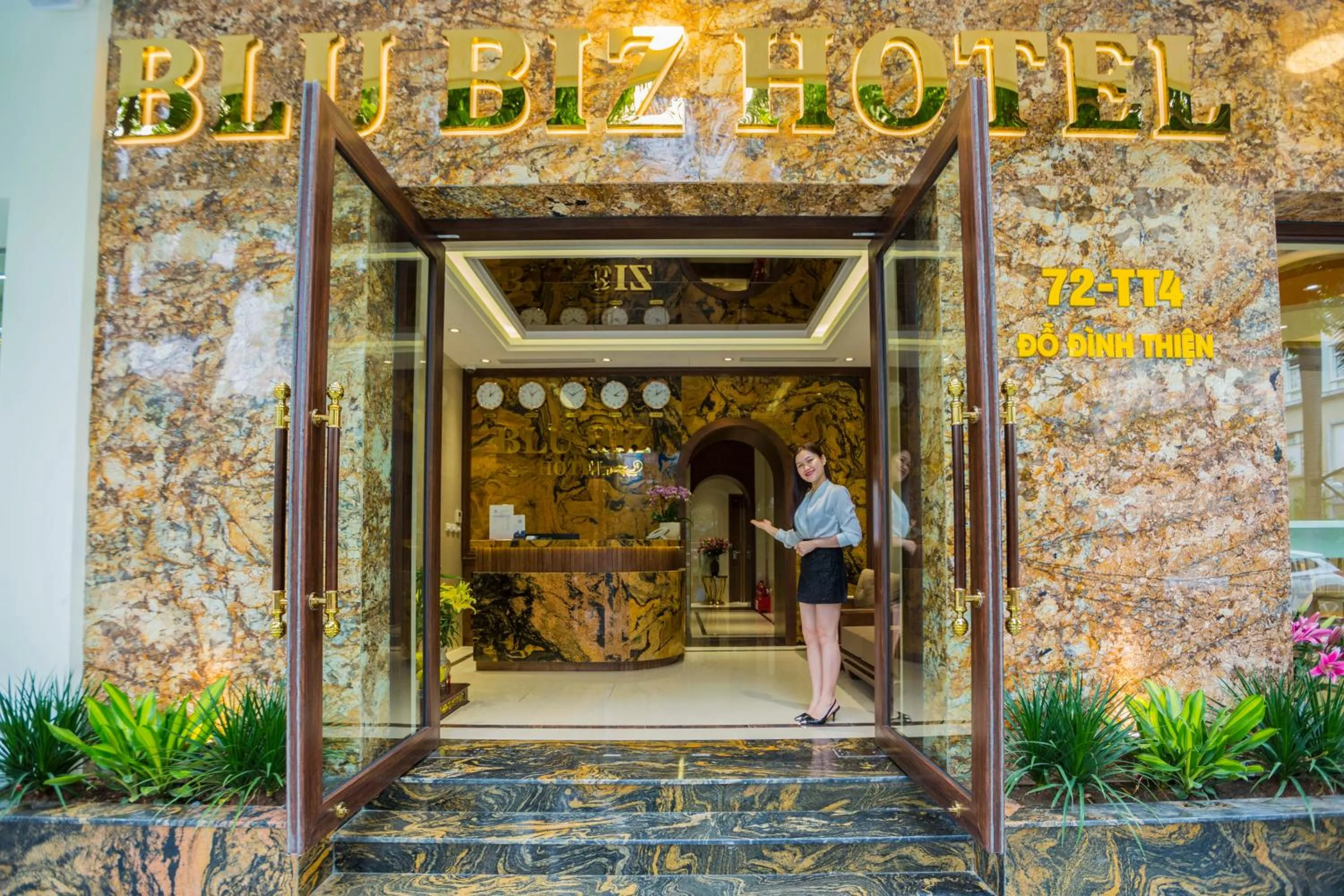 Facade/entrance in Blubiz Hotel 5