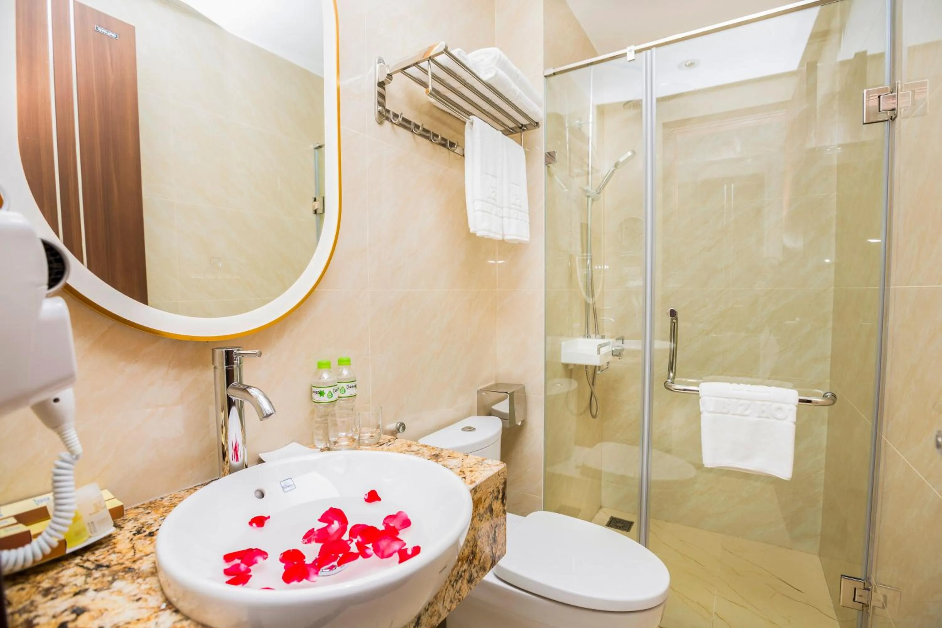 Shower in Blubiz Hotel 5