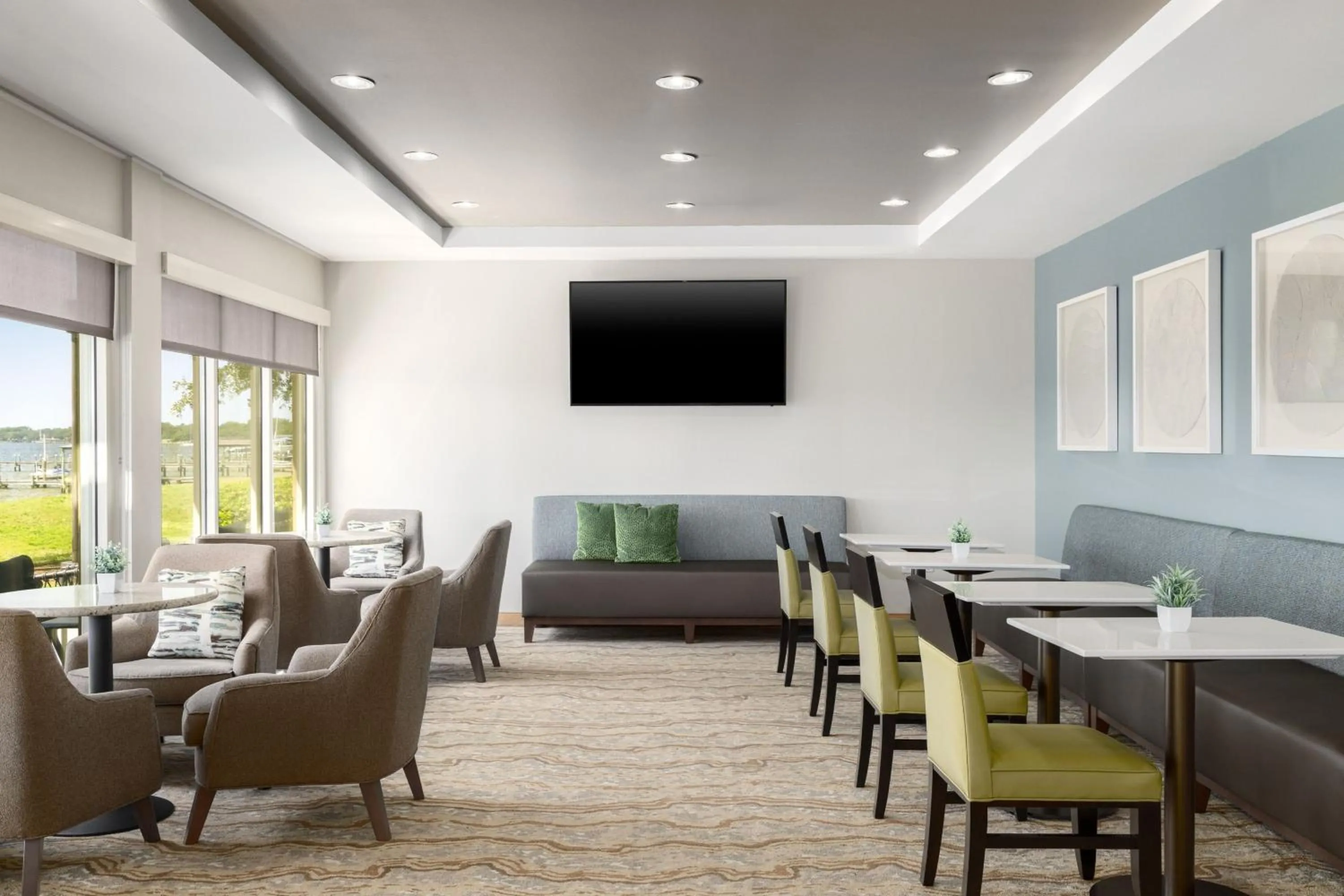 Breakfast in TownePlace Suites by Marriott Fort Walton Beach-Eglin AFB