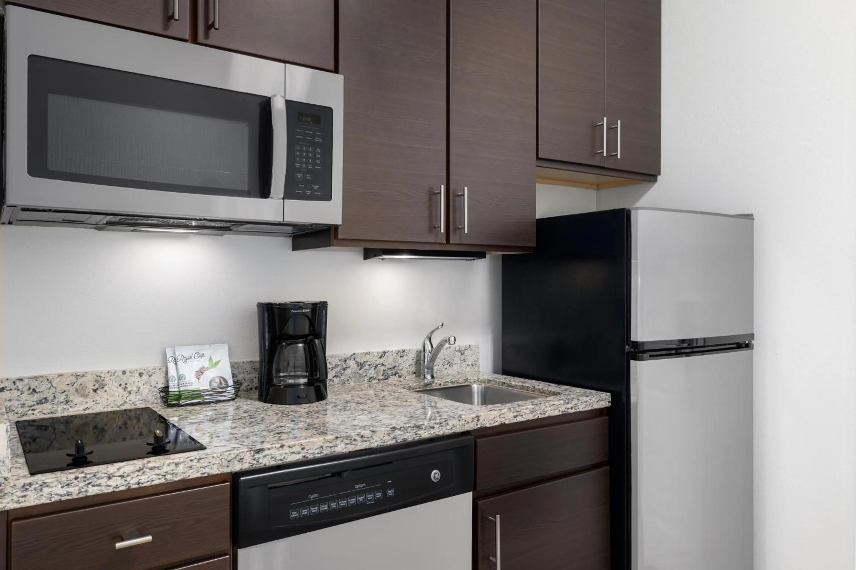 kitchen in TownePlace Suites by Marriott Fort Walton Beach-Eglin AFB