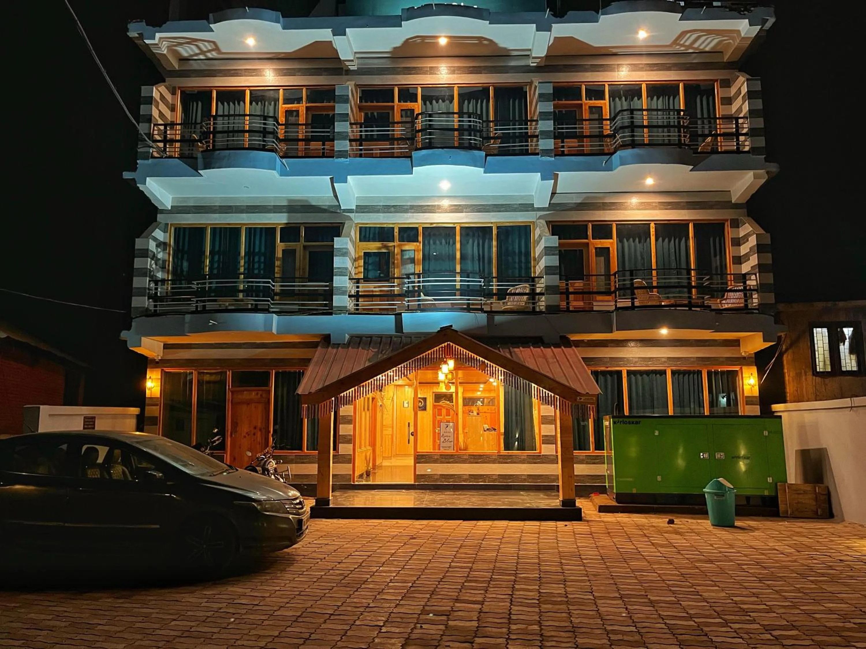 Property building in Hotel Mid Orchard Kasol -River Side
