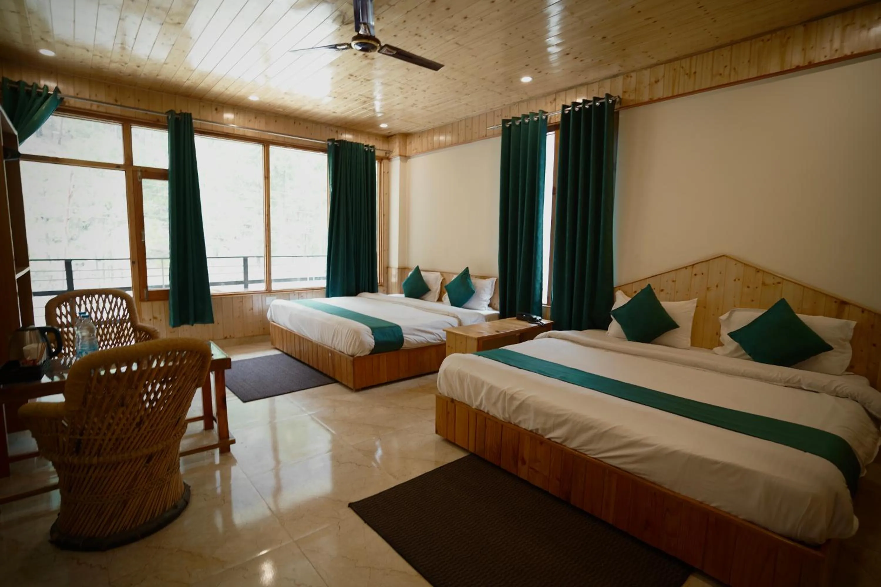 Bedroom, Bed in Hotel Mid Orchard Kasol -River Side