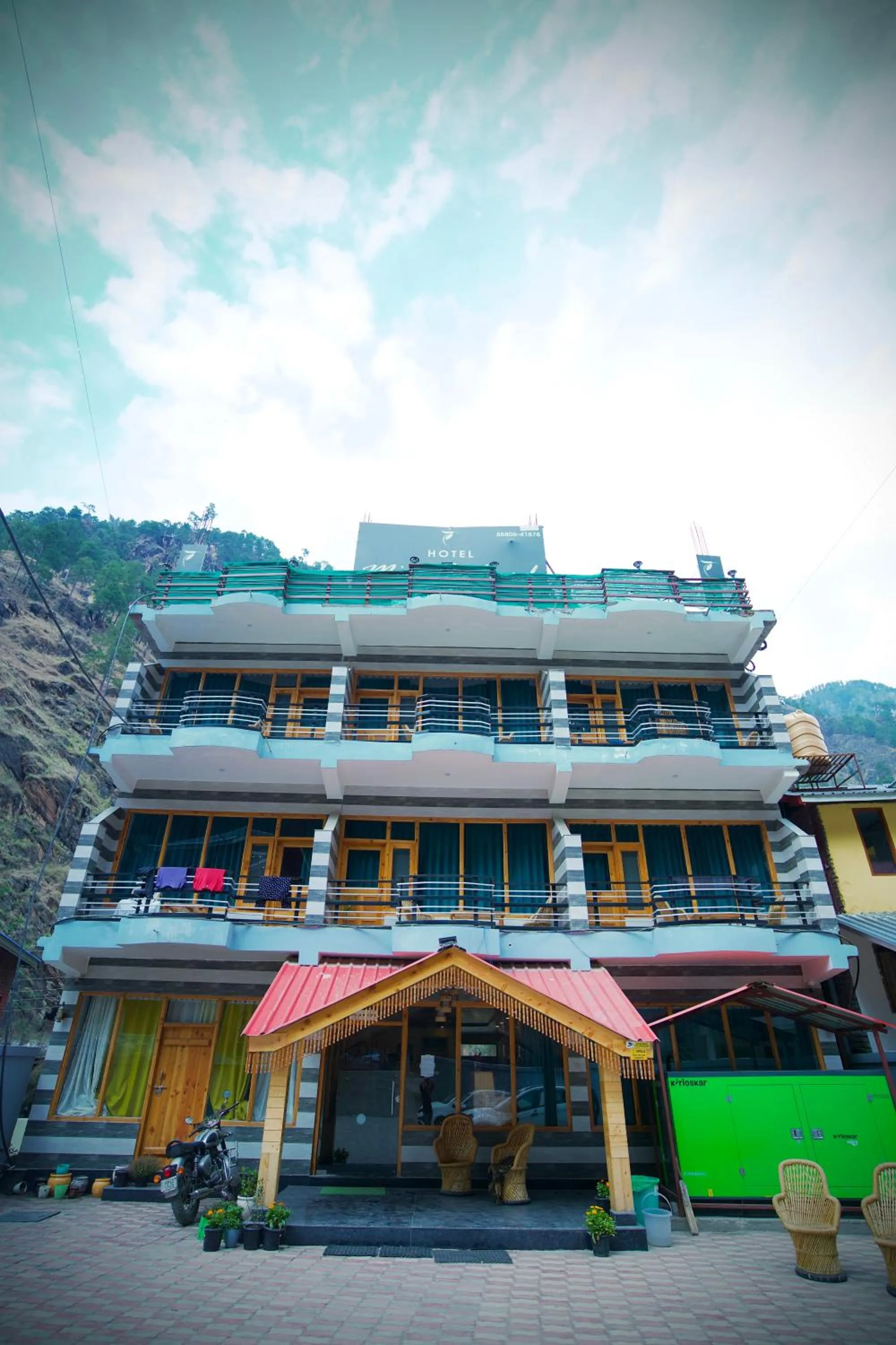 Property building in Hotel Mid Orchard Kasol -River Side