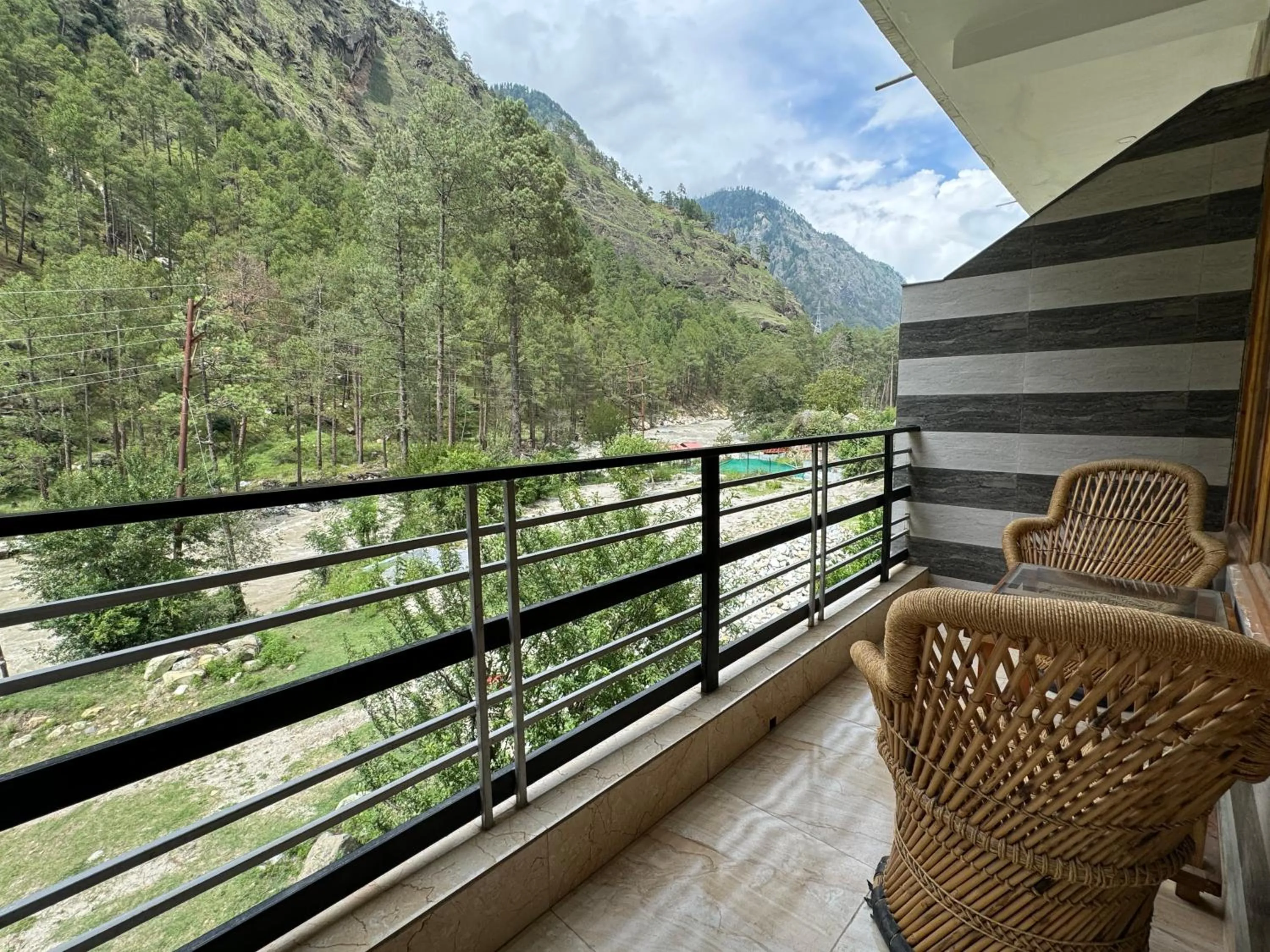 Balcony/Terrace in Hotel Mid Orchard Kasol -River Side