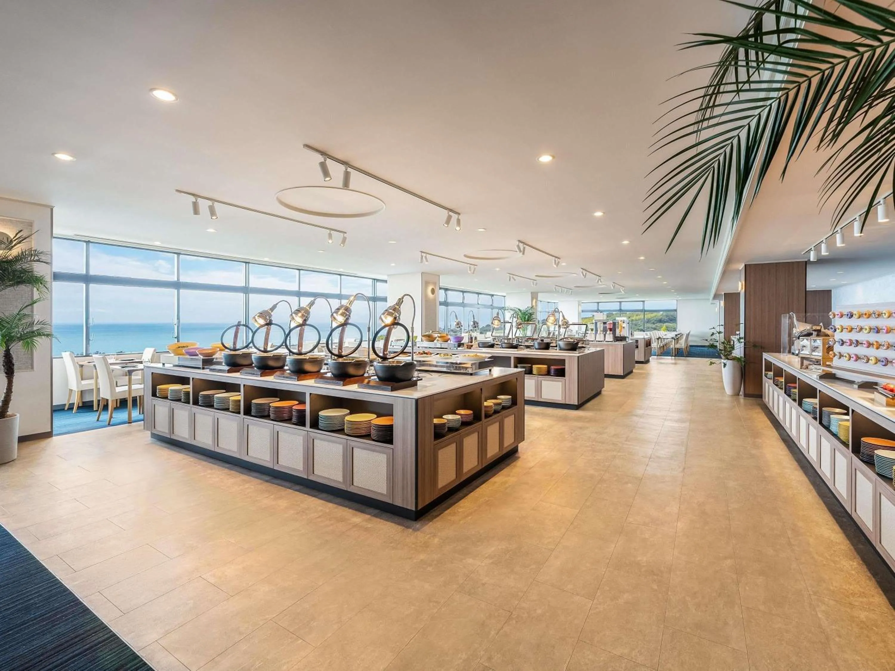 Restaurant/places to eat in Mercure Kochi Tosa Resort & Spa