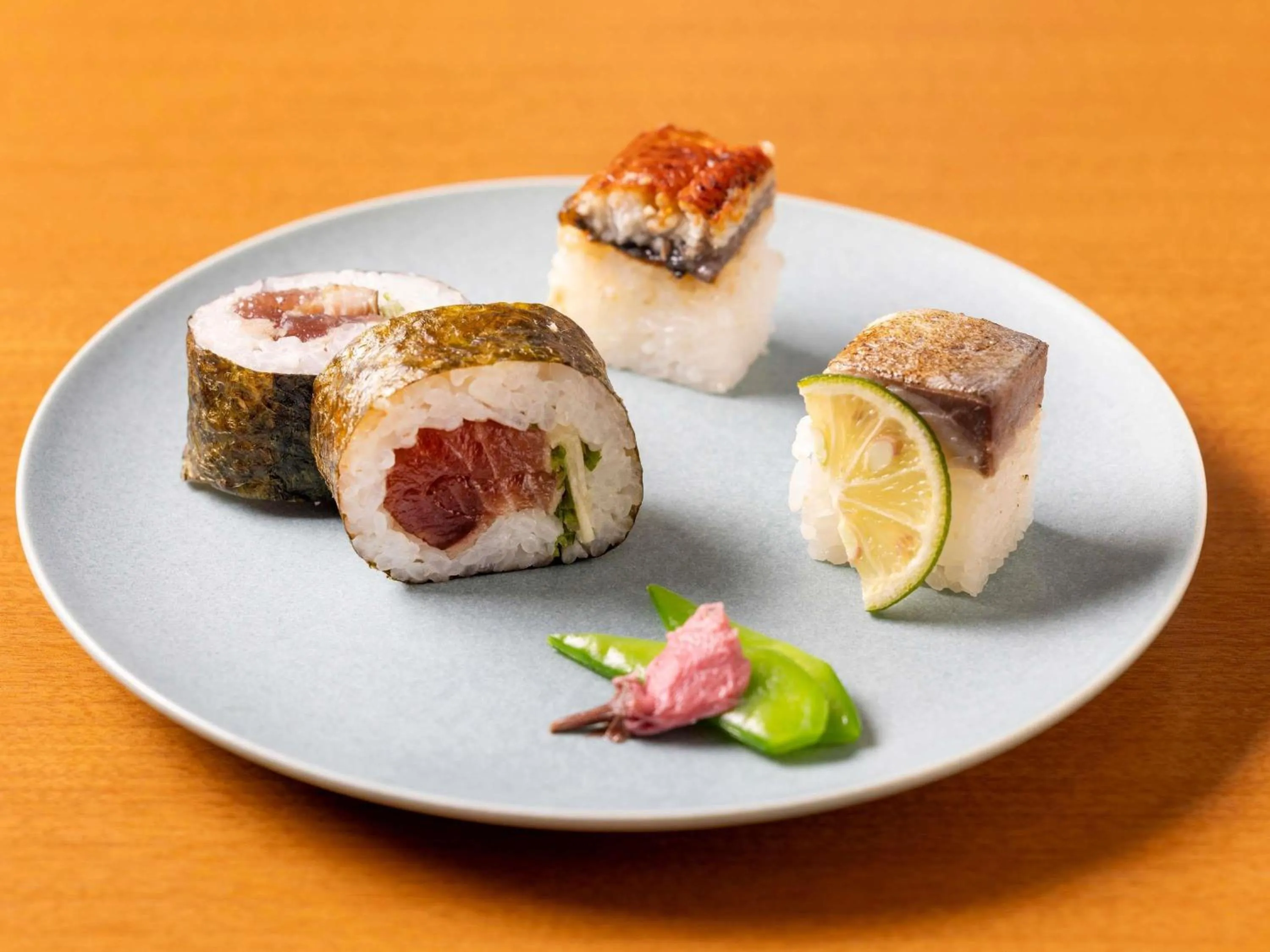 Restaurant/places to eat in Mercure Kochi Tosa Resort & Spa