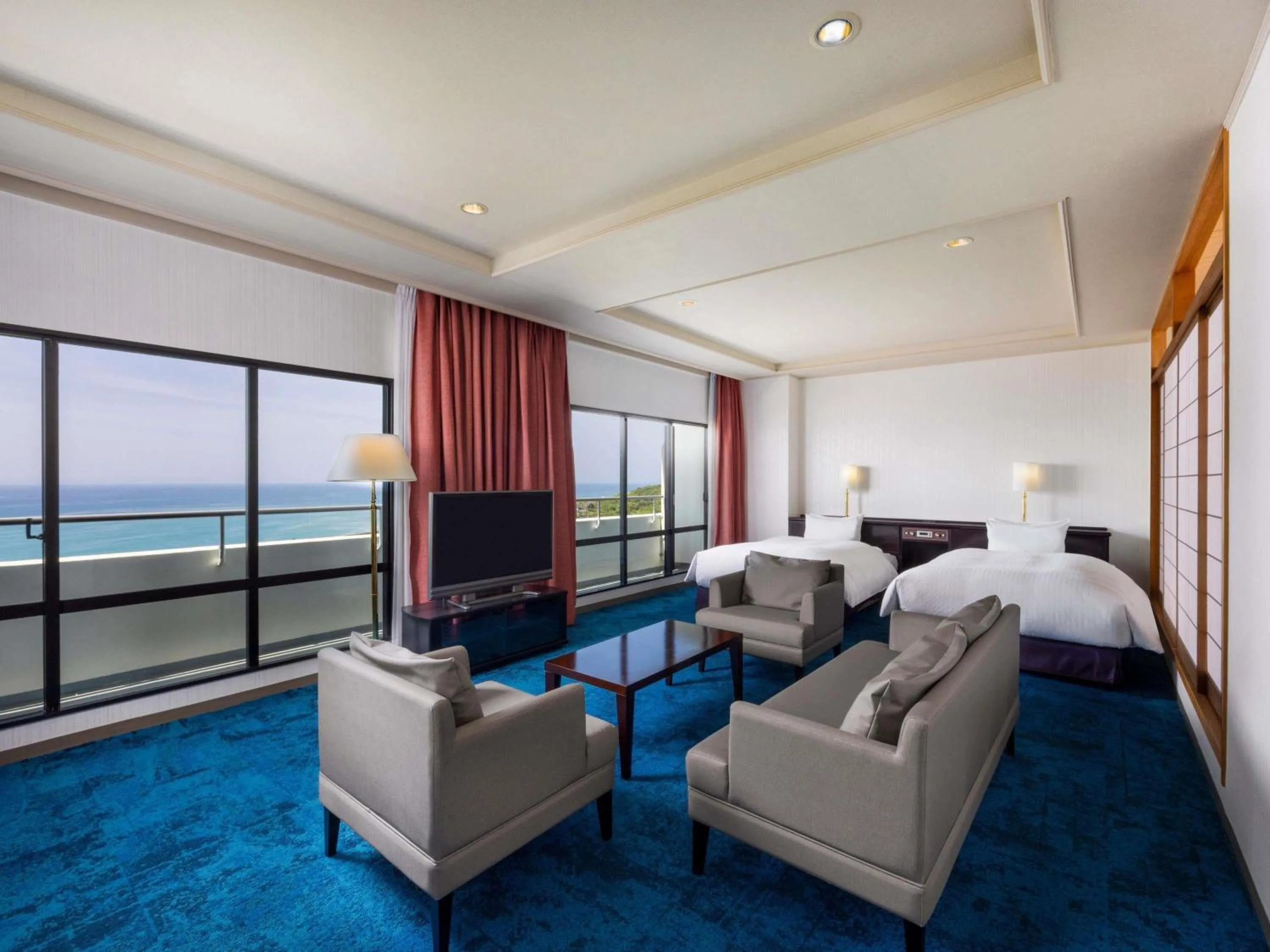 Photo of the whole room, Bed in Mercure Kochi Tosa Resort & Spa