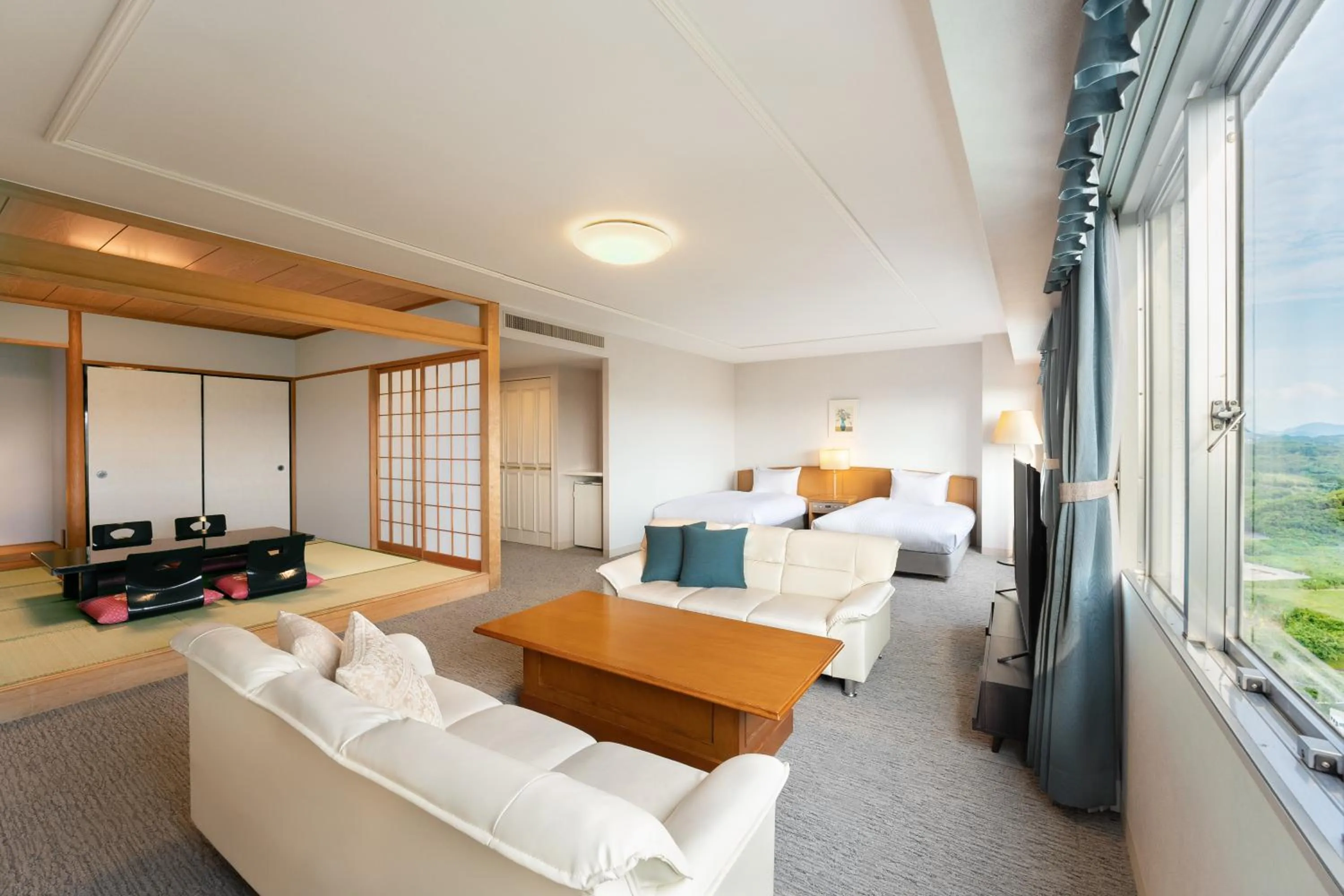 Photo of the whole room, Bed in Mercure Fukuoka Munakata Resort & Spa