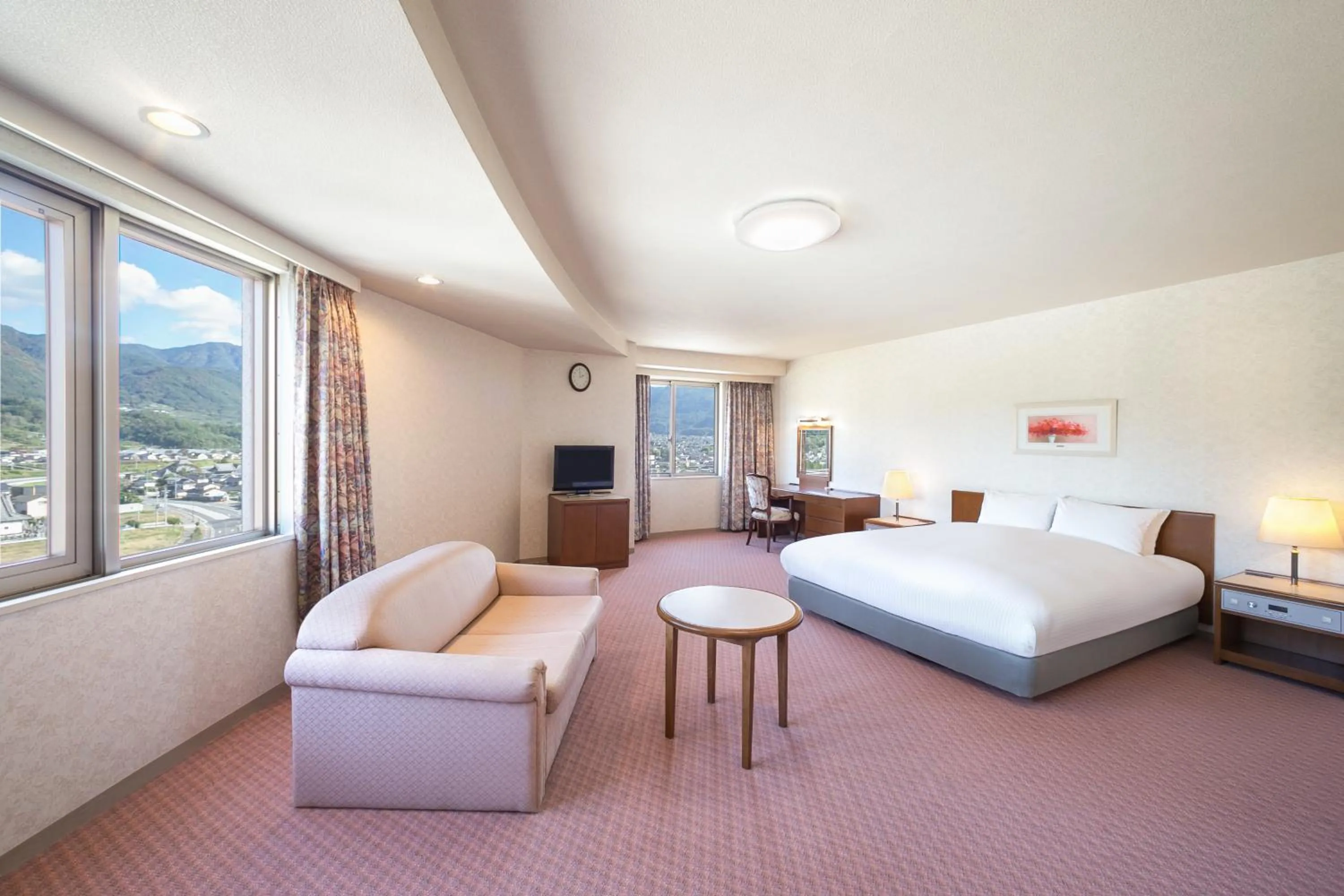 Bed in Mercure Nagano Matsushiro Resort & Spa