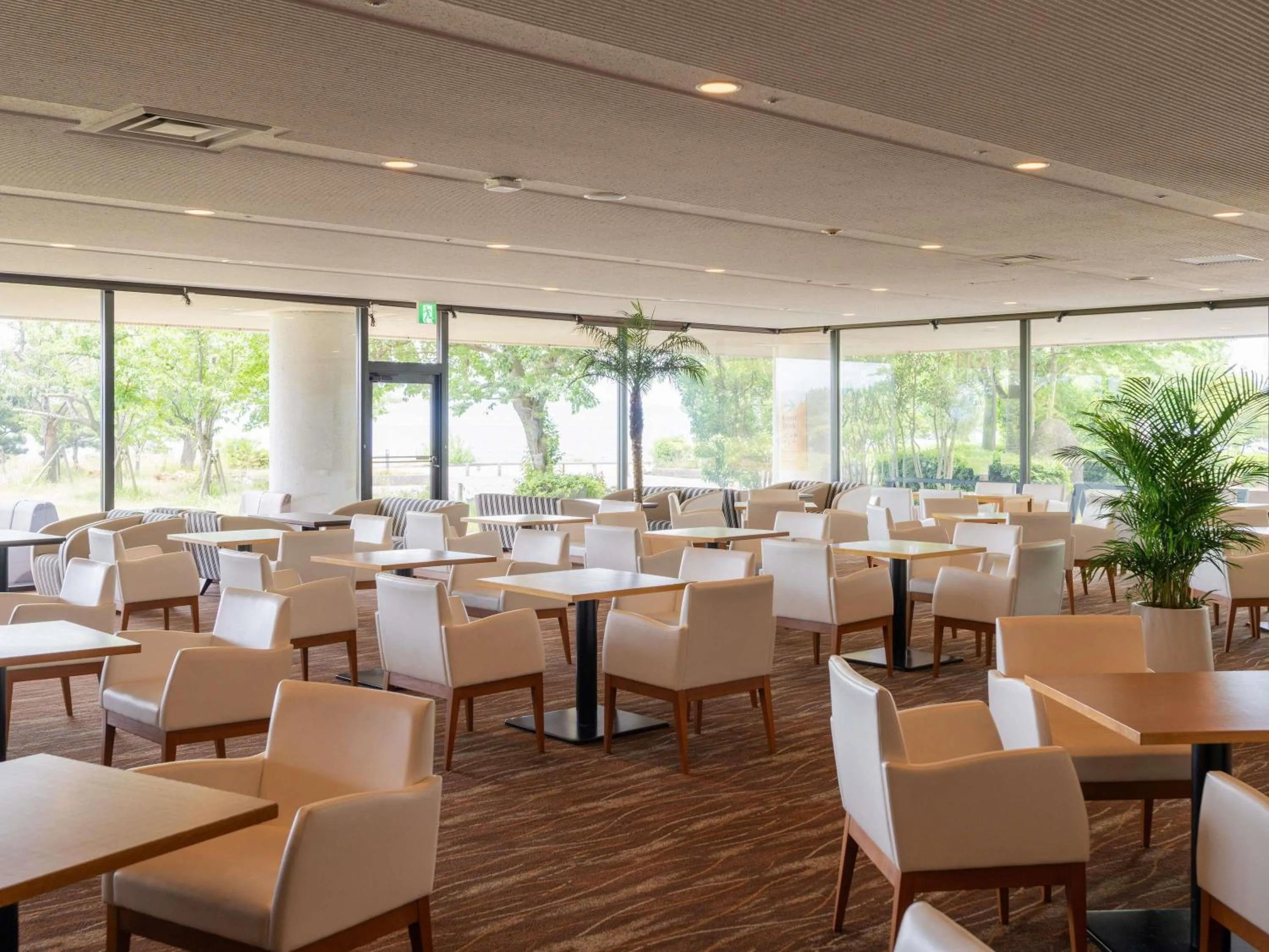 Restaurant/places to eat in Grand Mercure Lake Biwa Resort & Spa