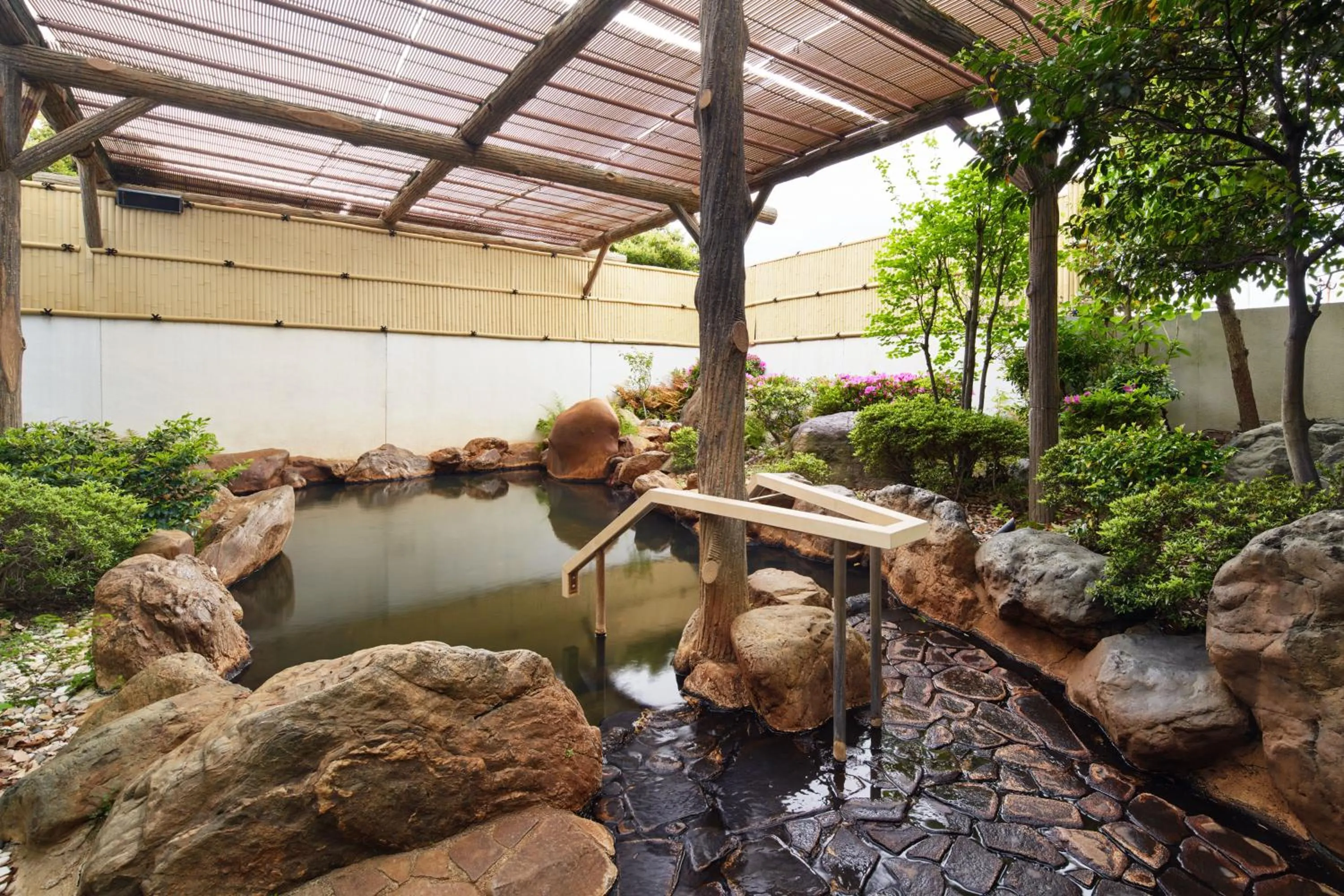 Open Air Bath in Grand Mercure Lake Biwa Resort & Spa