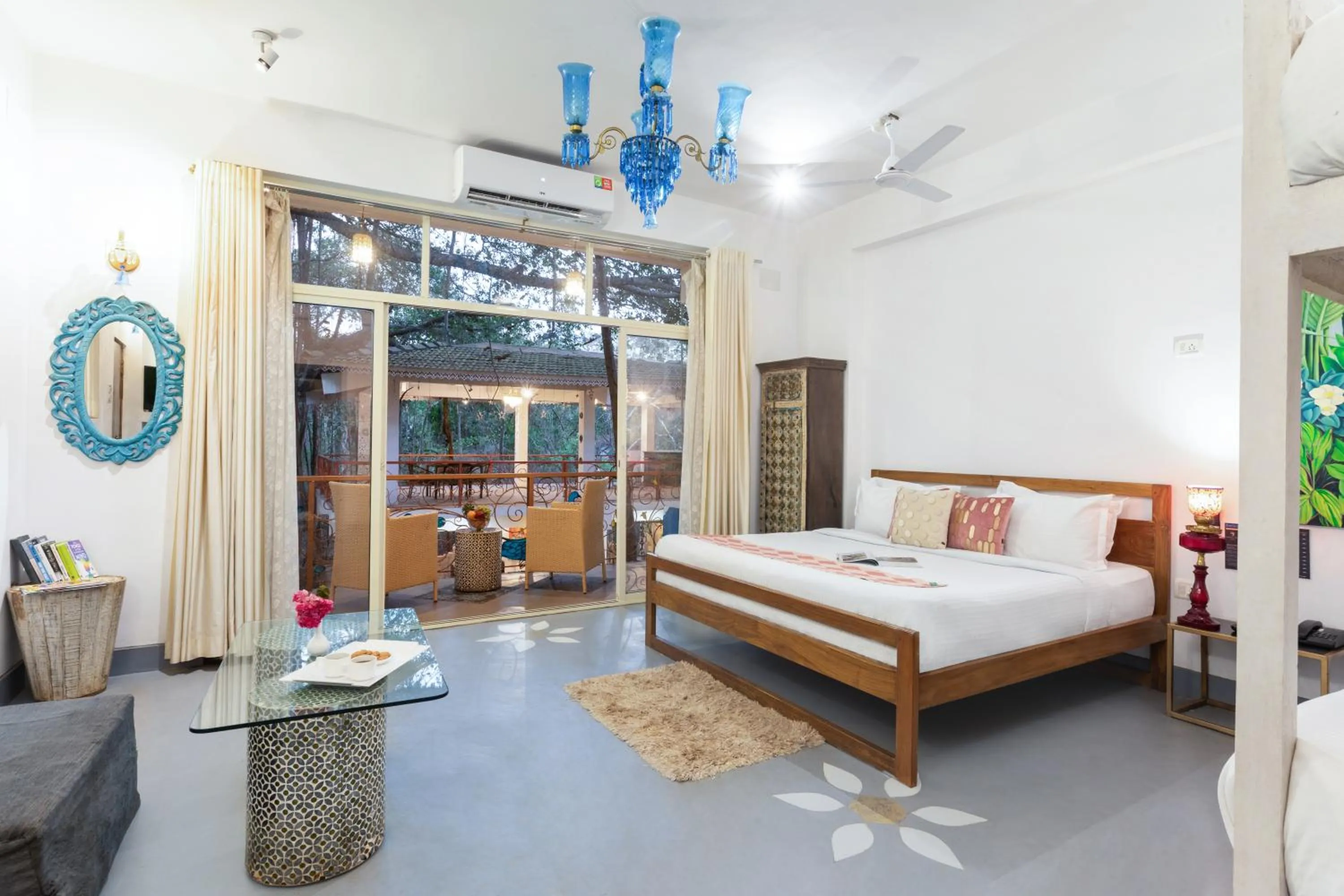 Quadruple Room with Balcony in Vibes Inn Singing Tree